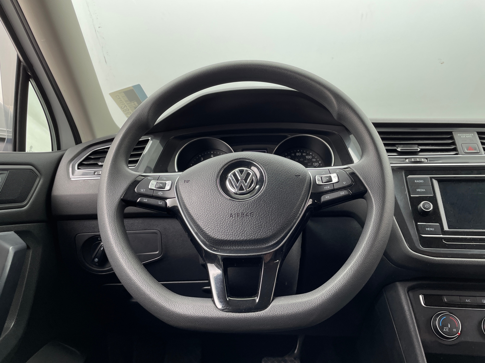 Thumbnail: 2021 Volkswagen Tiguan - 5