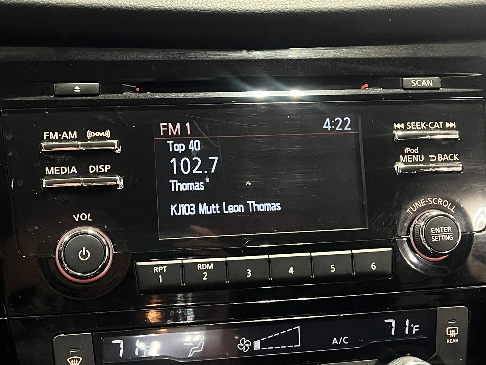 Thumbnail: 2017 Nissan Rogue - 4