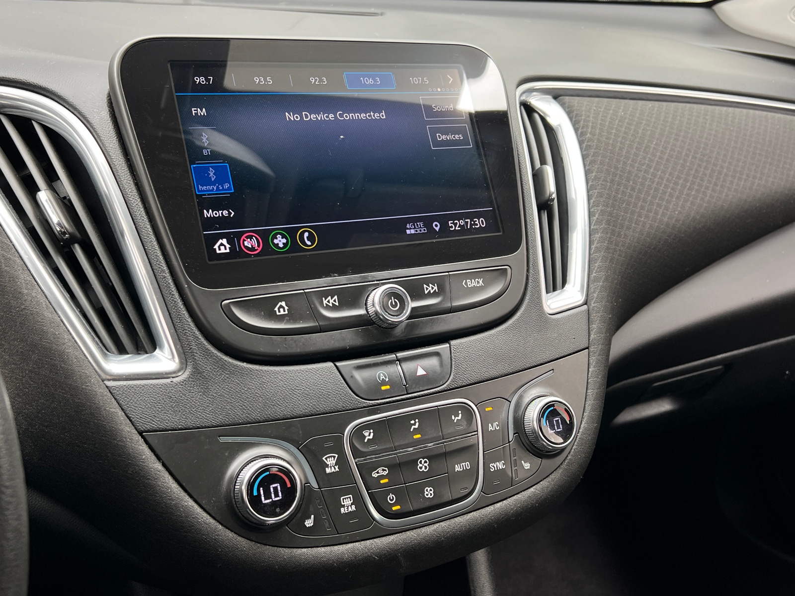 Thumbnail: 2020 Chevrolet Malibu - 4