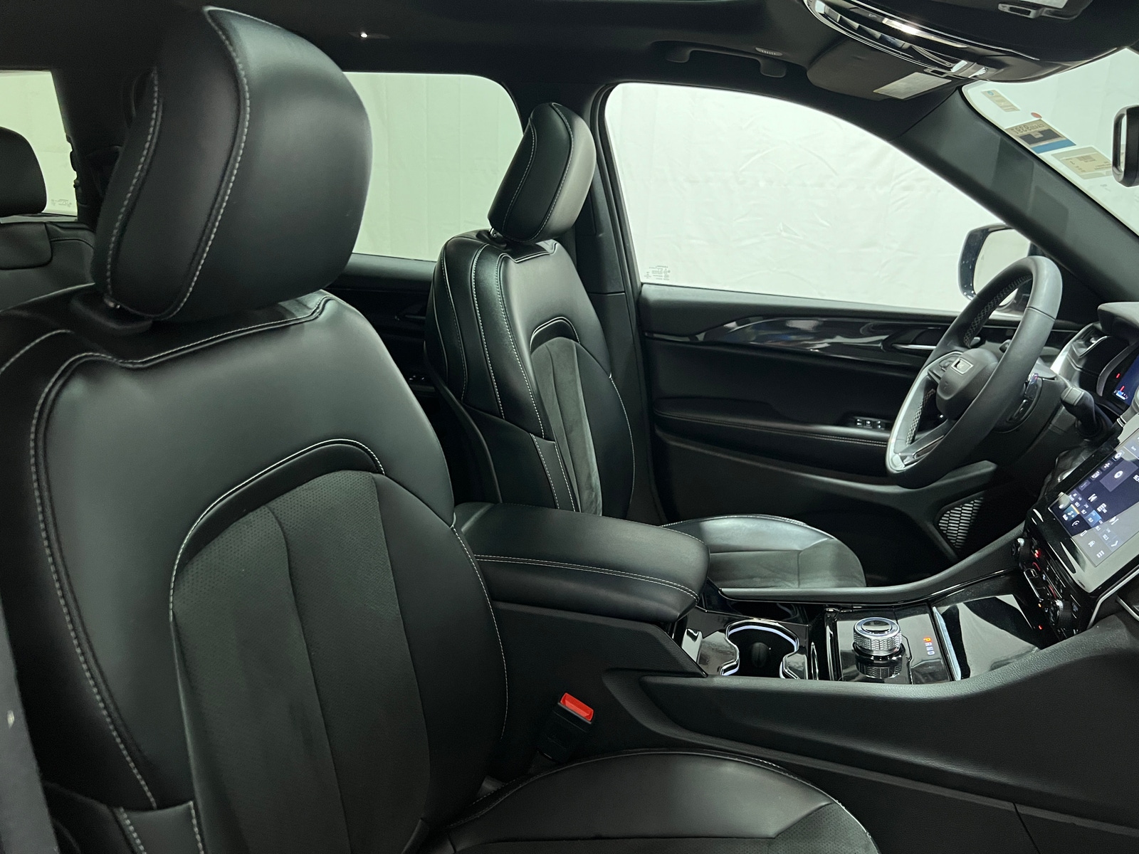 Thumbnail: 2023 Jeep Grand Cherokee L - 2