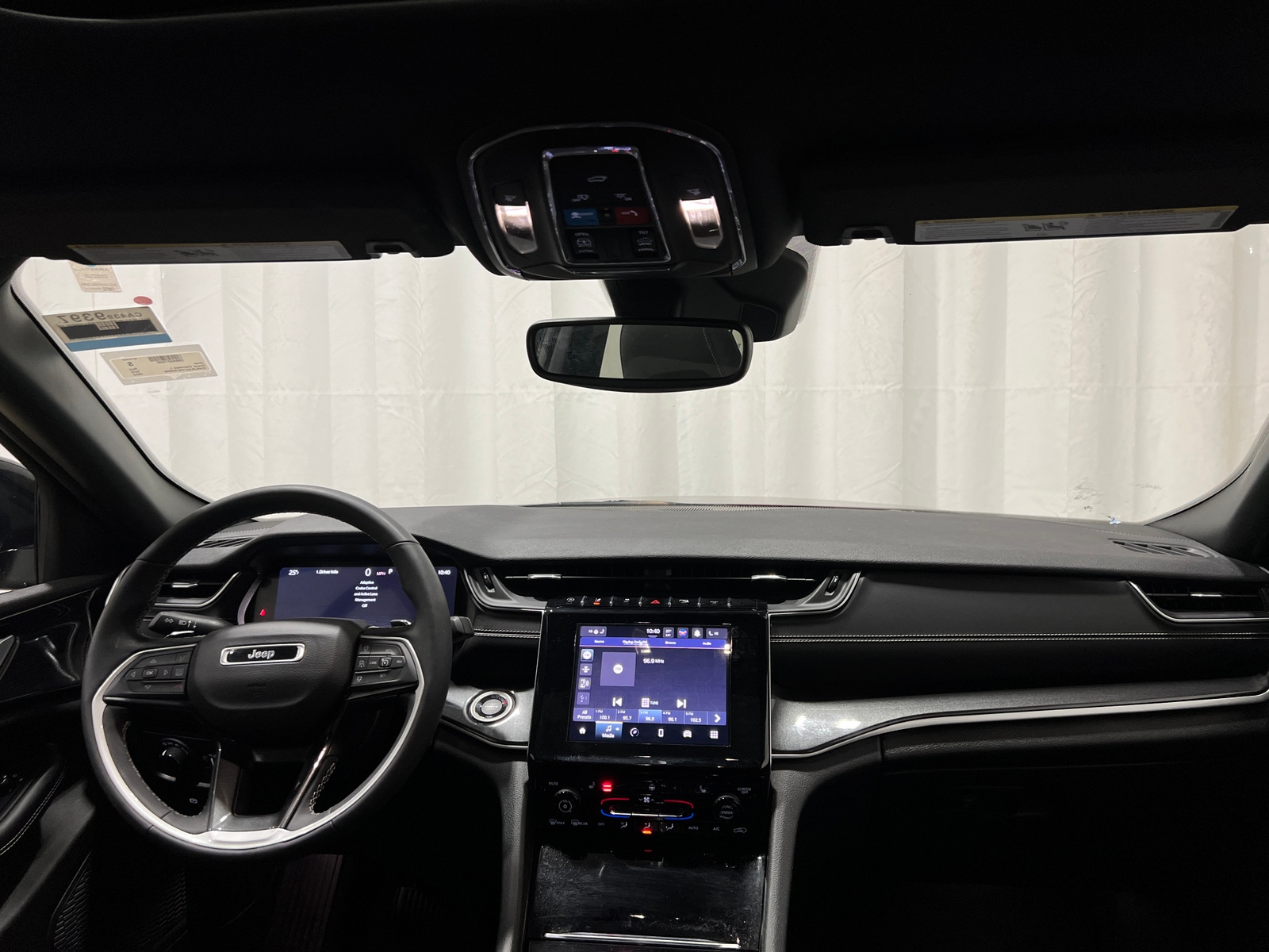 Thumbnail: 2023 Jeep Grand Cherokee L - 3