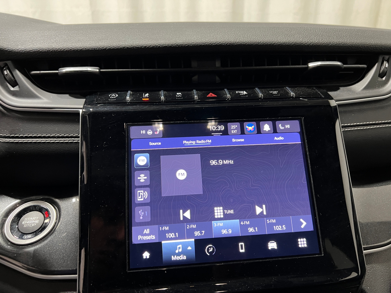 Thumbnail: 2023 Jeep Grand Cherokee L - 4