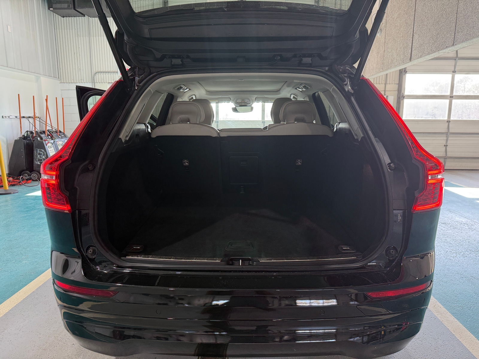 Thumbnail: 2022 Volvo XC60 - 7