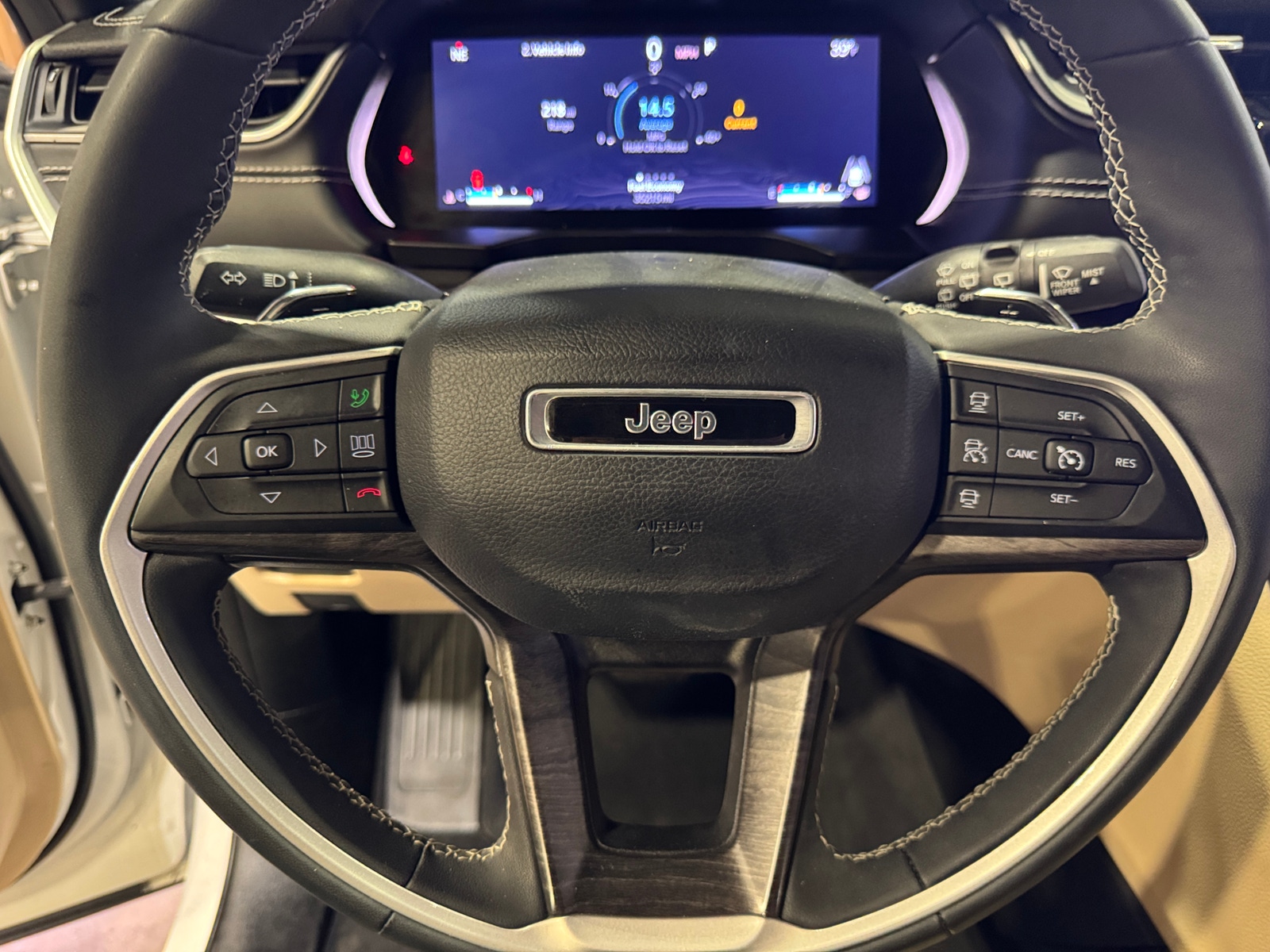 Thumbnail: 2023 Jeep Grand Cherokee - 4