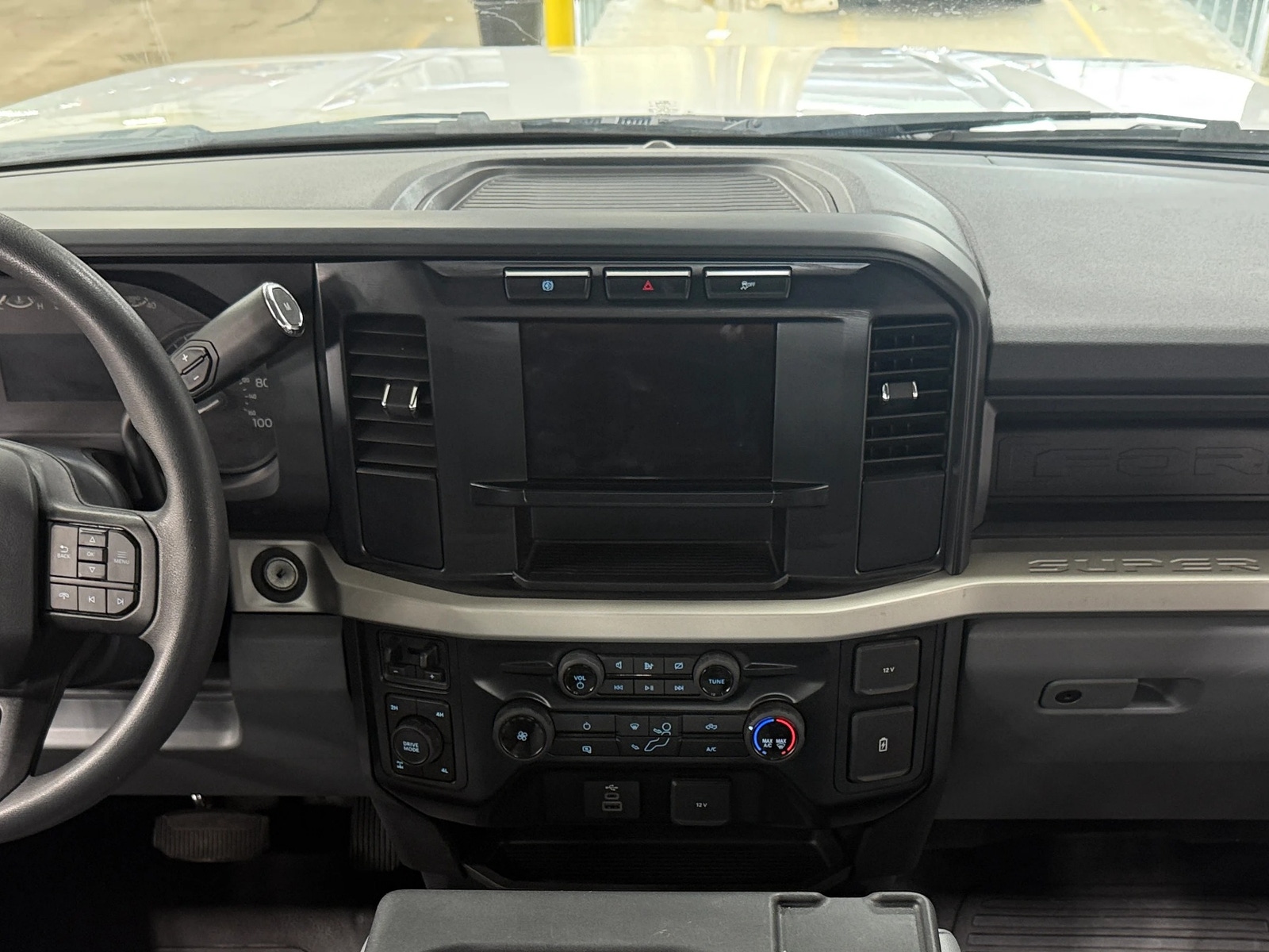 Thumbnail: 2023 Ford Econoline - 3