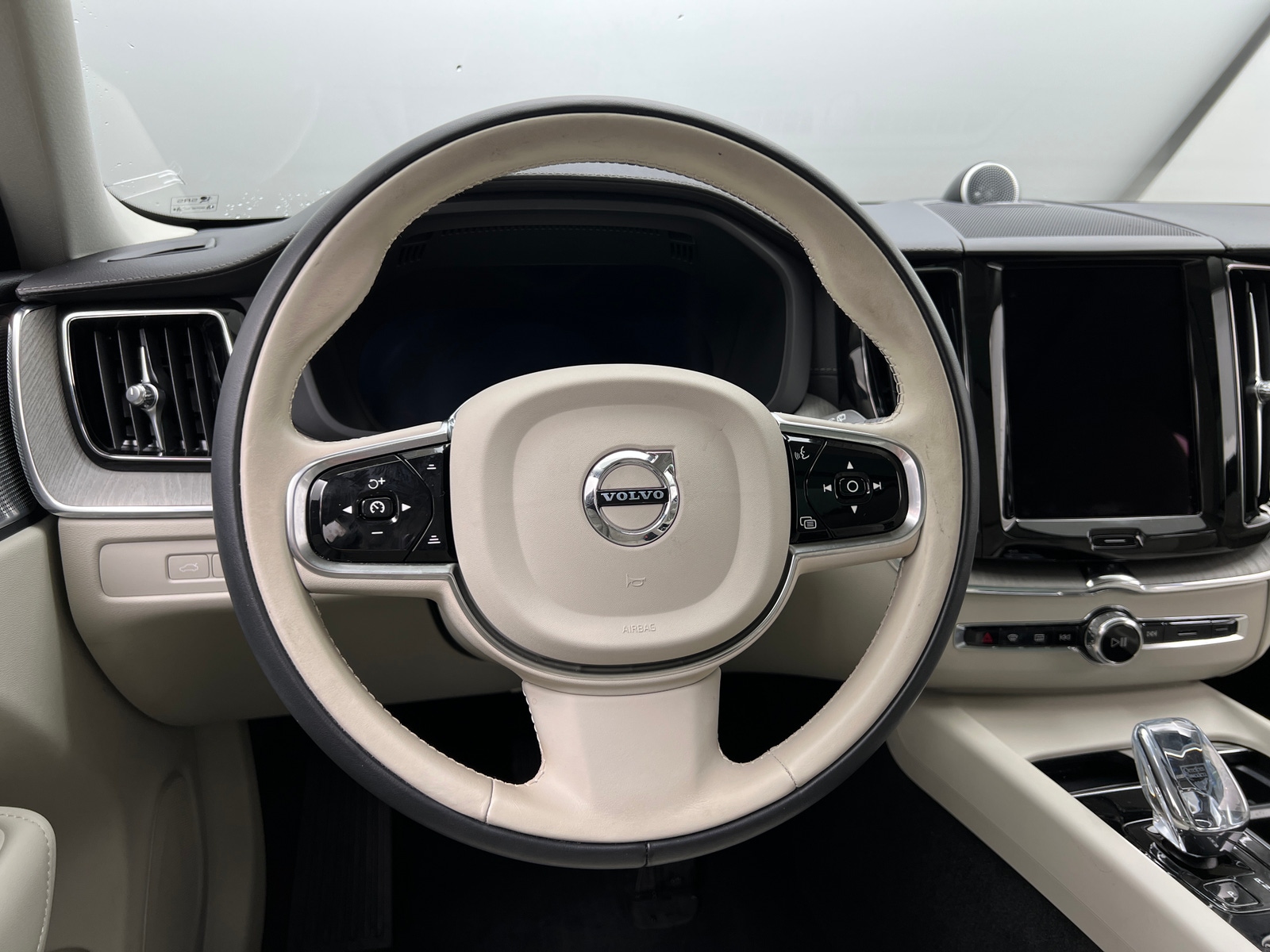 Thumbnail: 2024 Volvo XC60 - 4