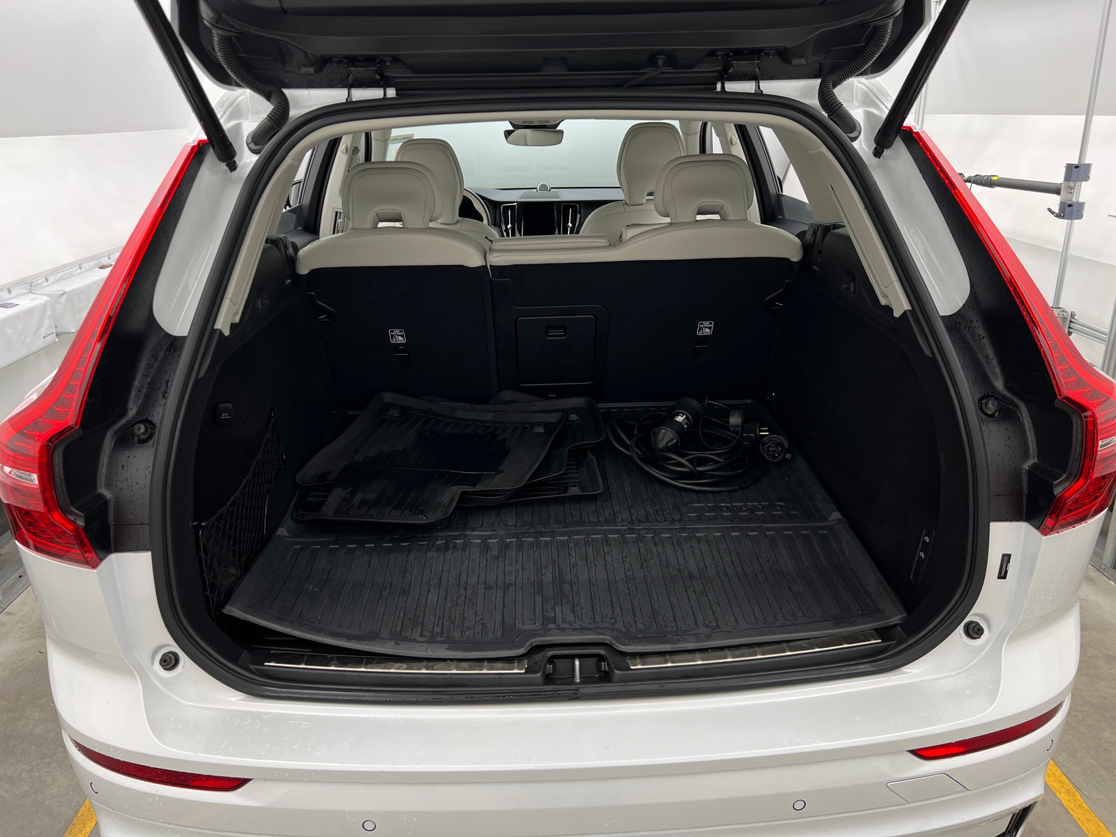 Thumbnail: 2024 Volvo XC60 - 6