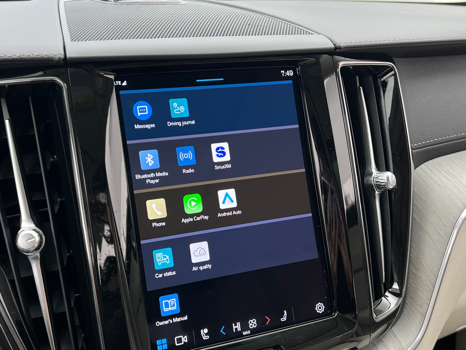 Thumbnail: 2024 Volvo XC60 - 3