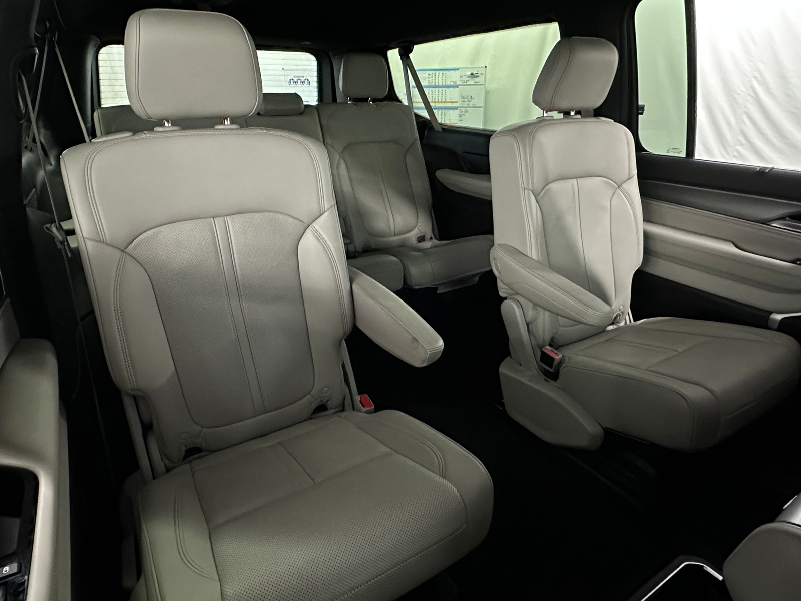 Thumbnail: 2025 Jeep Wagoneer - 5