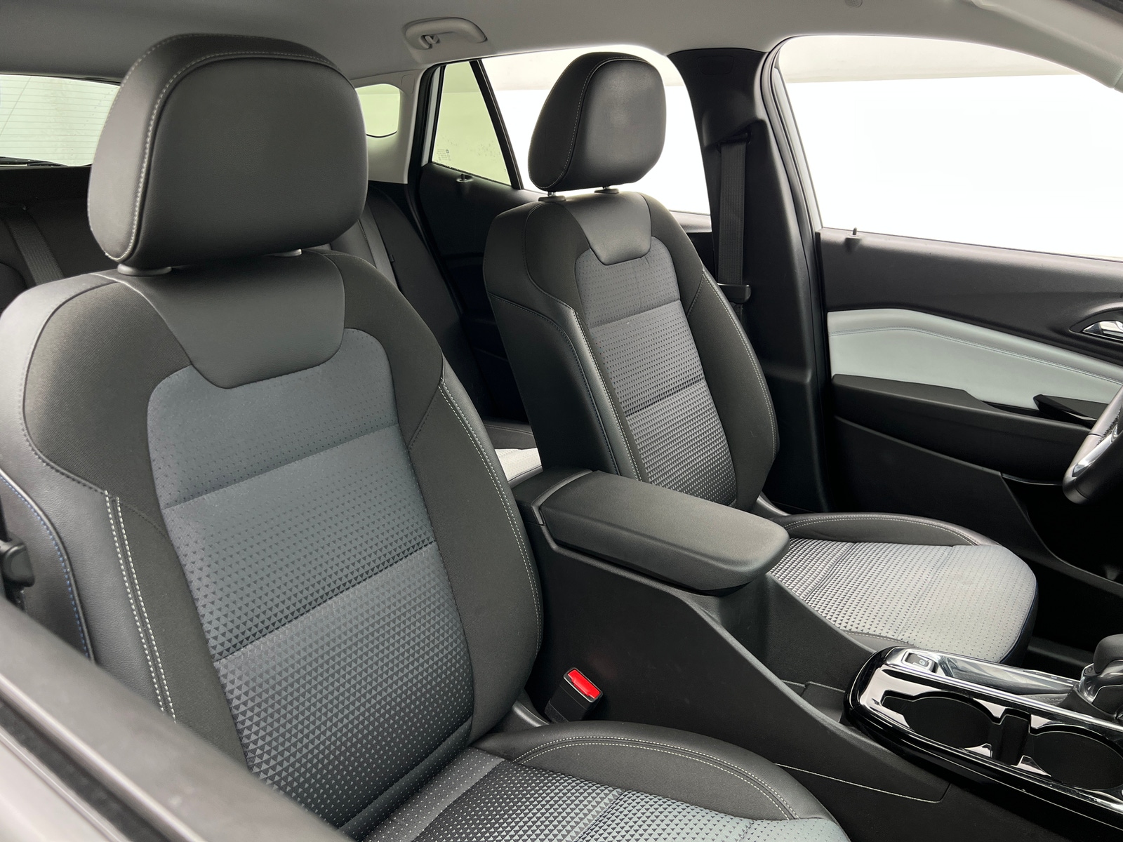 Thumbnail: 2025 Chevrolet Trax - 2