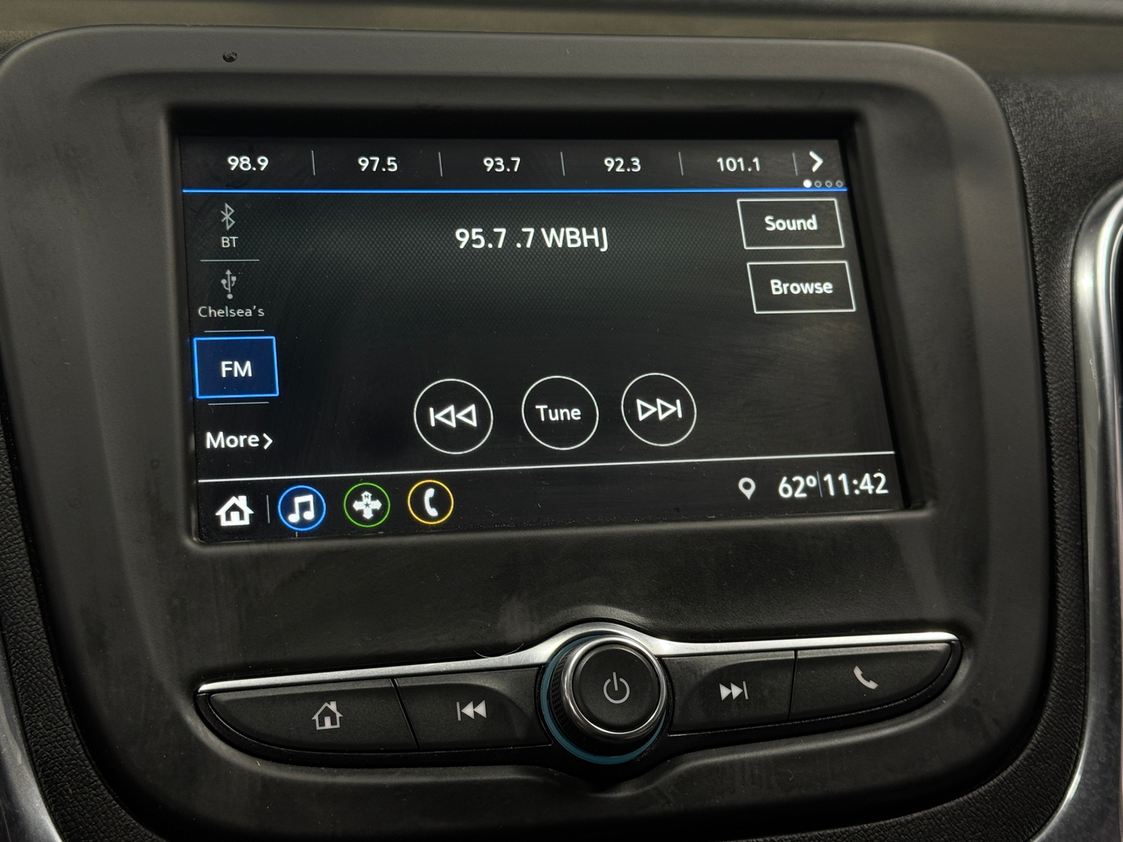 Thumbnail: 2019 Chevrolet Equinox - 4