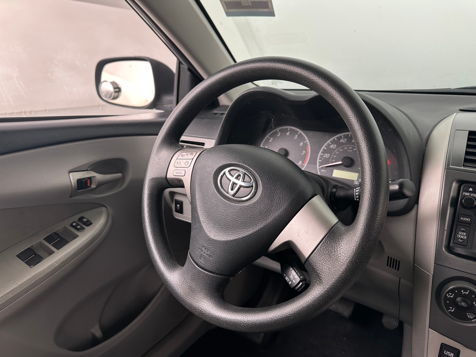 Thumbnail: 2013 Toyota Corolla - 5