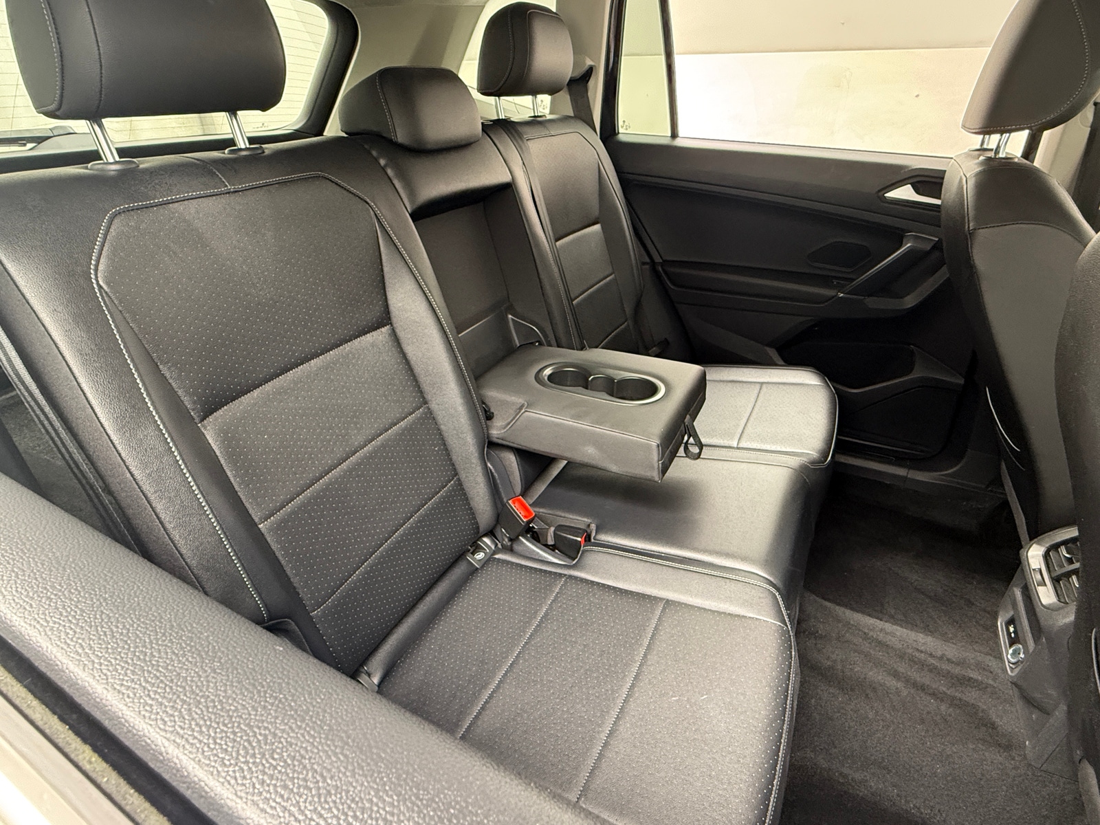 Thumbnail: 2020 Volkswagen Tiguan - 5