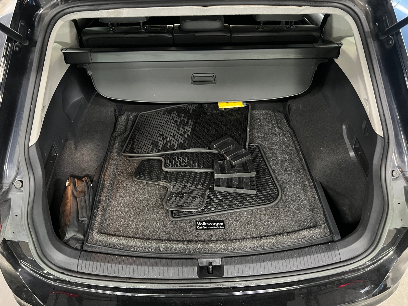 Thumbnail: 2020 Volkswagen Tiguan - 6