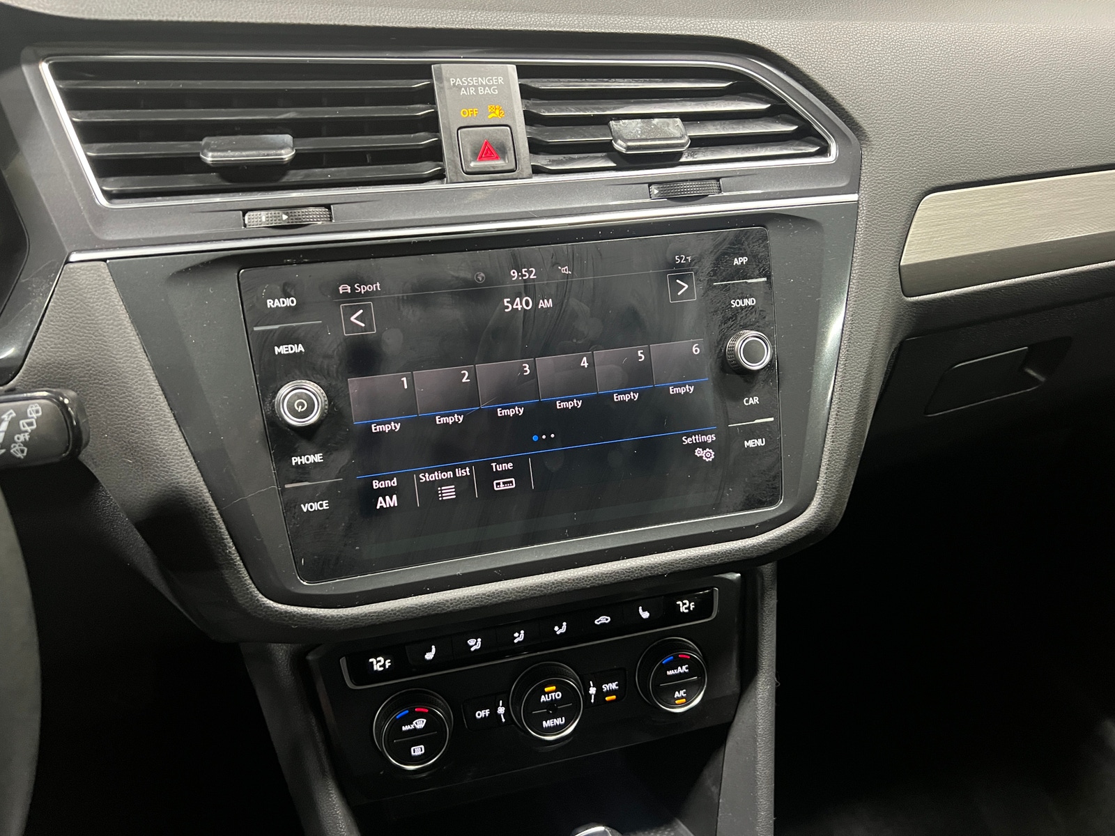 Thumbnail: 2020 Volkswagen Tiguan - 3