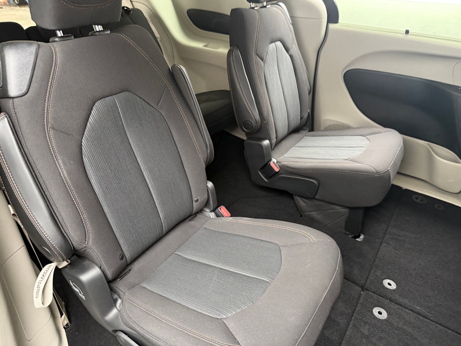 Thumbnail: 2020 Chrysler Pacifica - 6