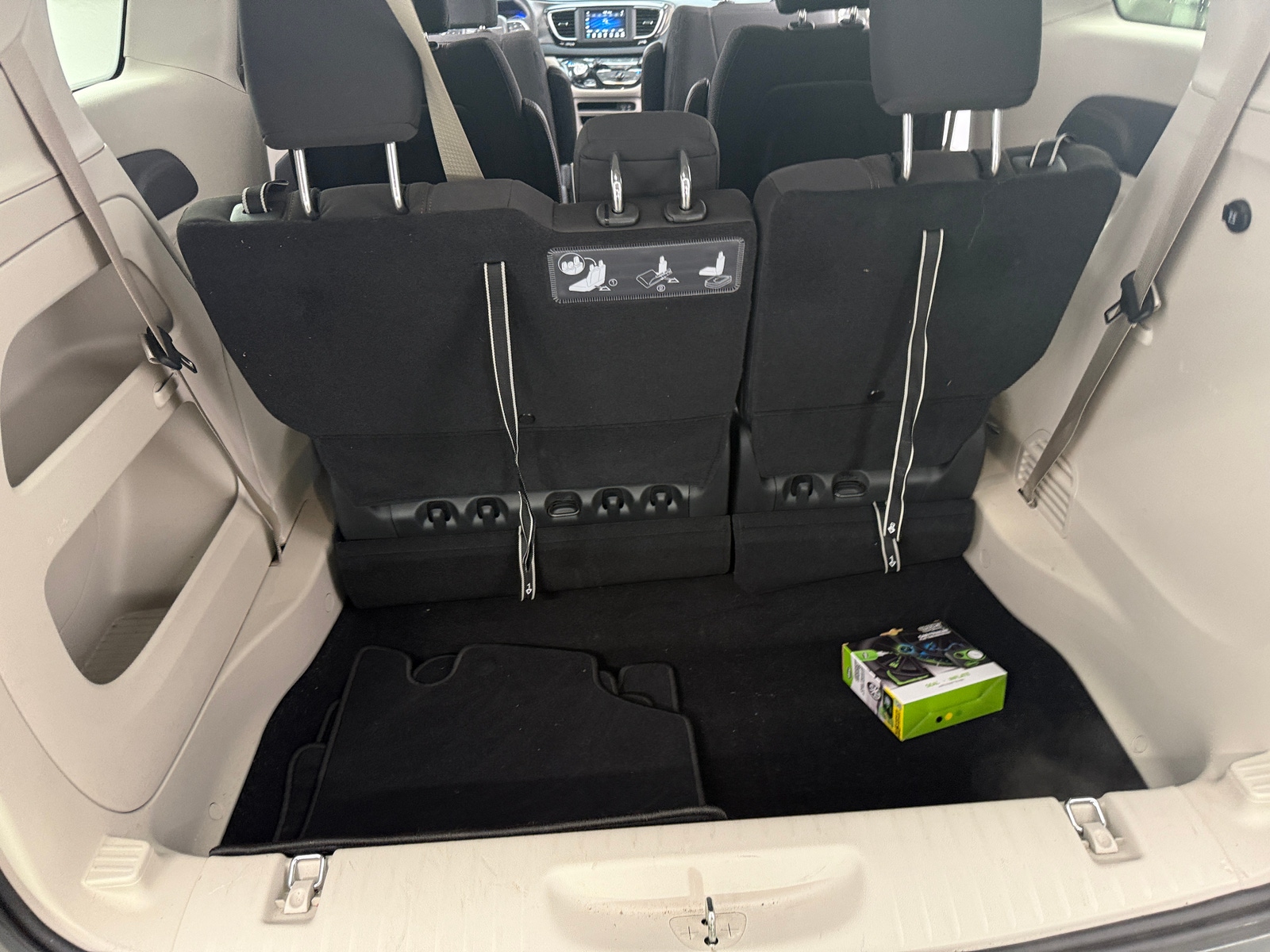 Thumbnail: 2020 Chrysler Pacifica - 7