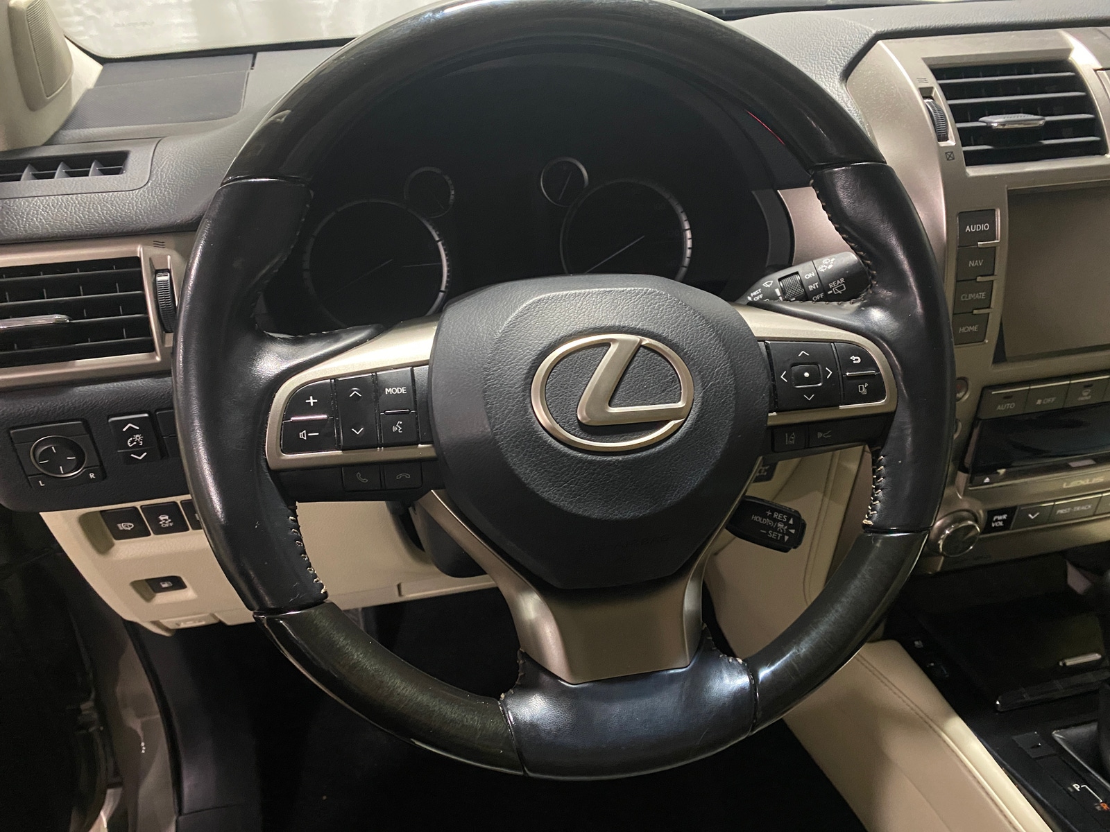 Thumbnail: 2020 Lexus GX - 4