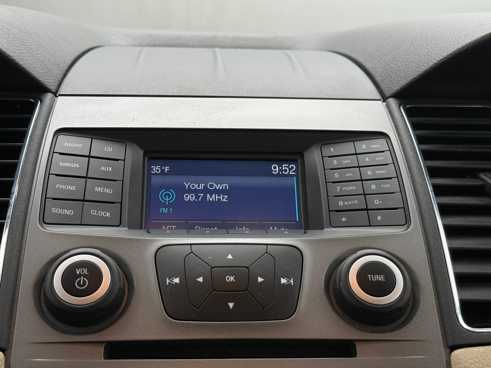 Thumbnail: 2017 Ford Taurus - 4