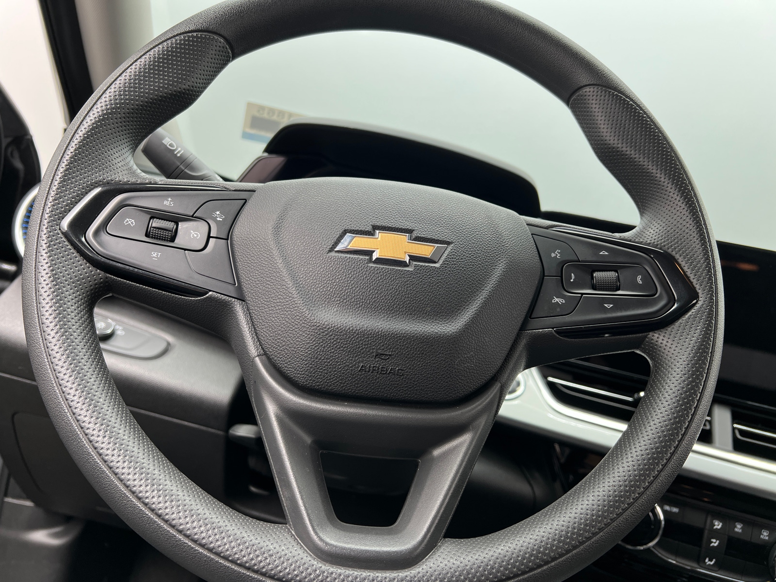 Thumbnail: 2025 Chevrolet Trax - 5