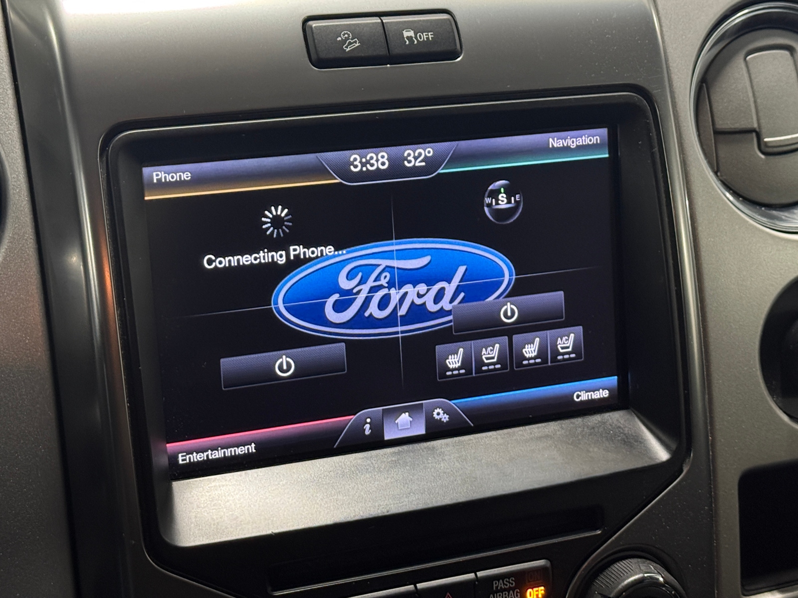 Thumbnail: 2013 Ford Econoline - 4