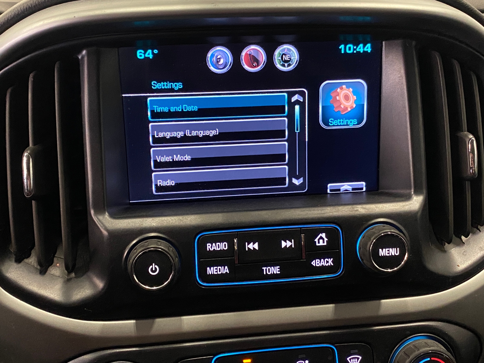 Thumbnail: 2015 Chevrolet Colorado - 4