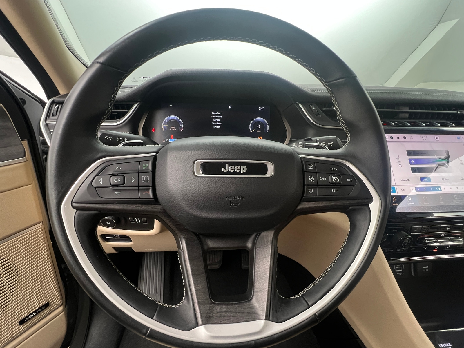 Thumbnail: 2022 Jeep Grand Cherokee - 4