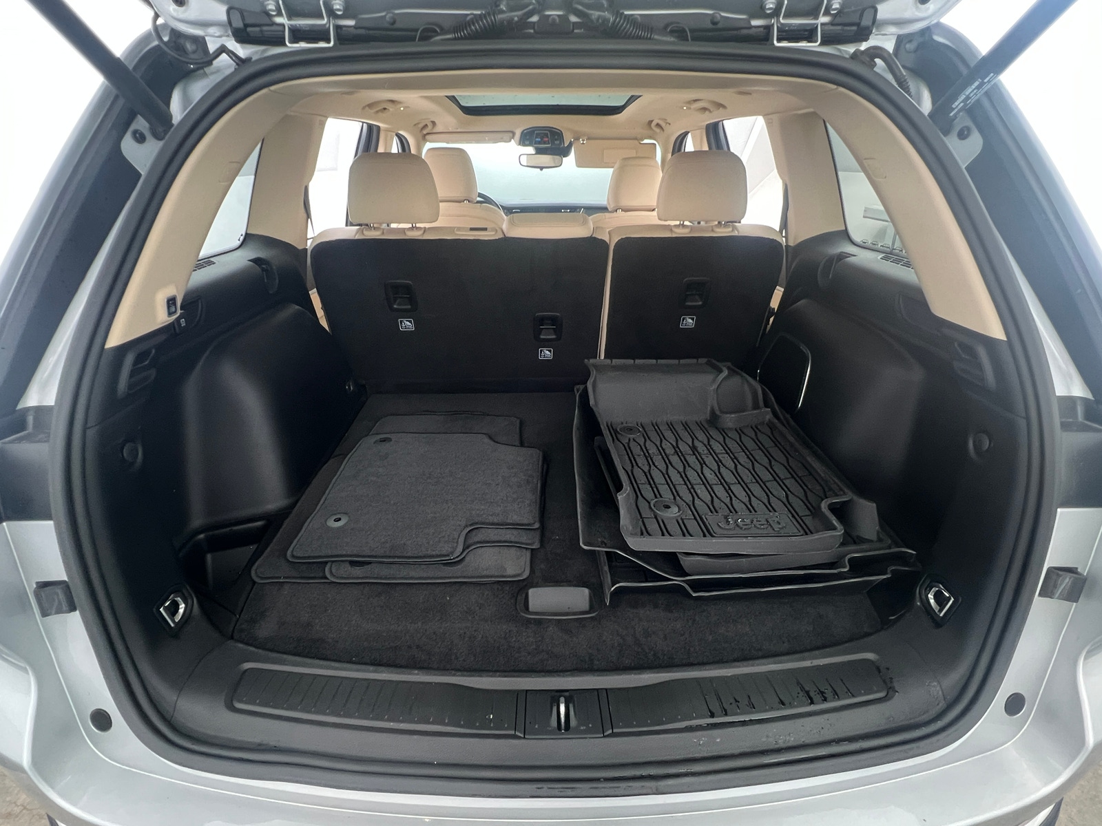 Thumbnail: 2022 Jeep Grand Cherokee - 6