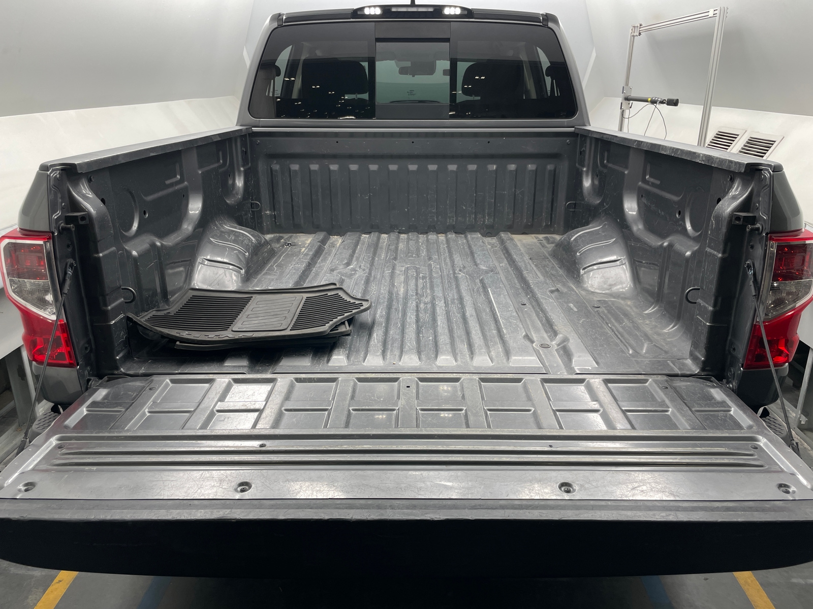 Thumbnail: 2022 Nissan Titan - 7