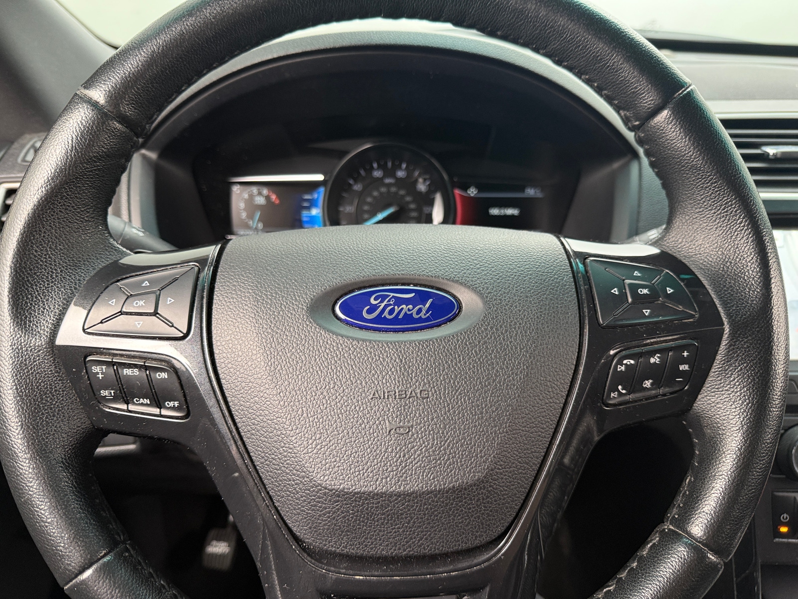 Thumbnail: 2017 Ford Explorer - 5