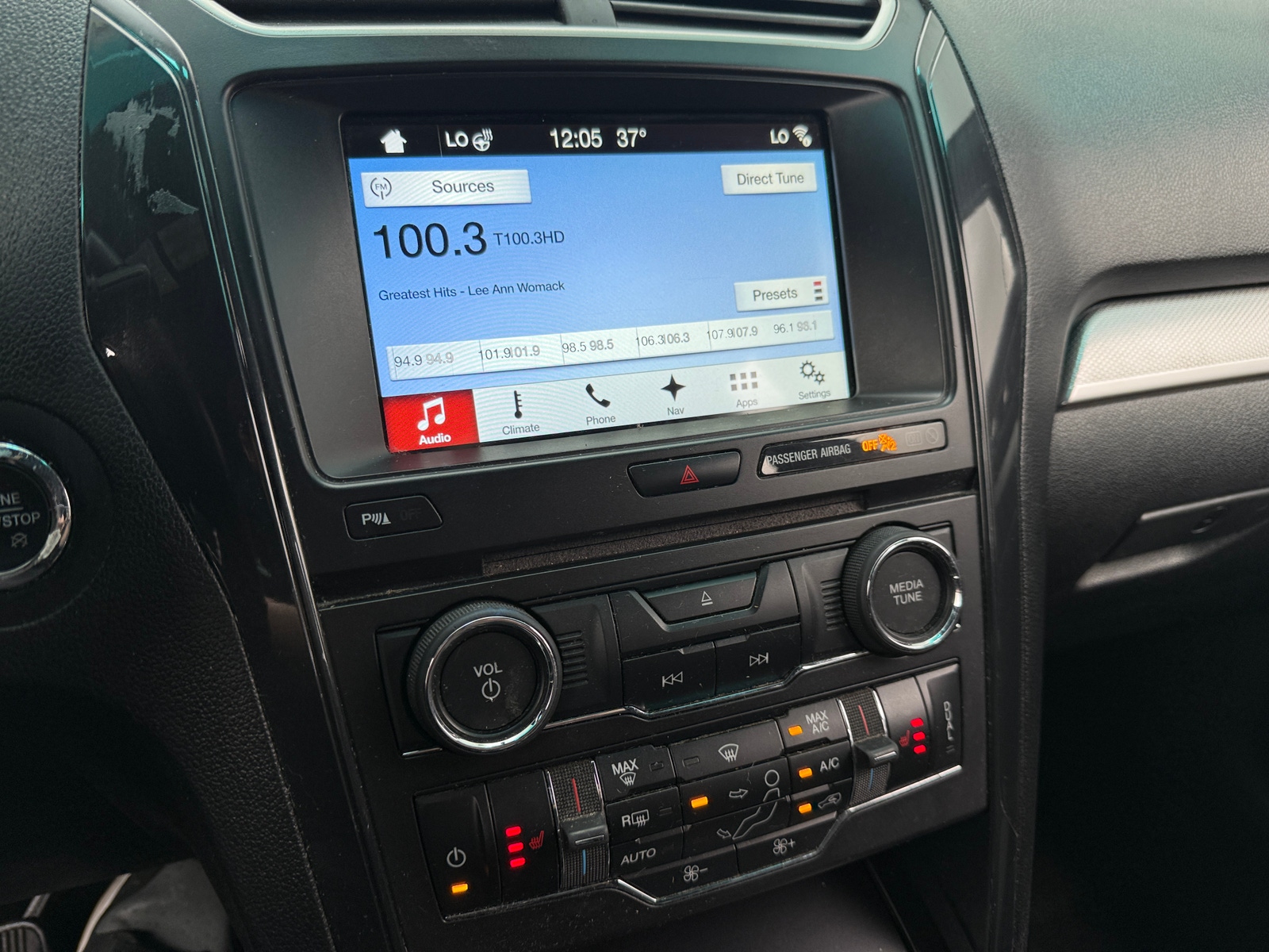 Thumbnail: 2017 Ford Explorer - 4