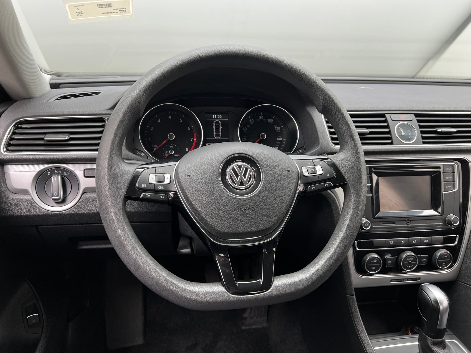 Thumbnail: 2017 Volkswagen Passat - 5