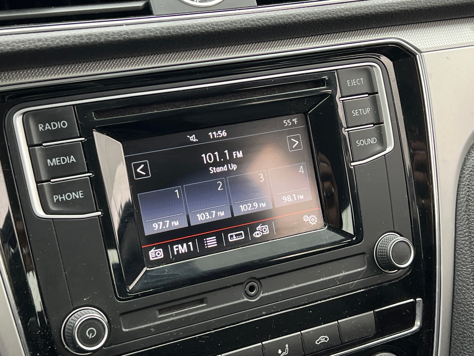 Thumbnail: 2017 Volkswagen Passat - 4