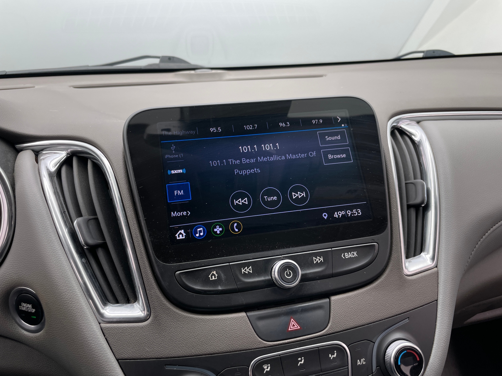 Thumbnail: 2019 Chevrolet Malibu - 4