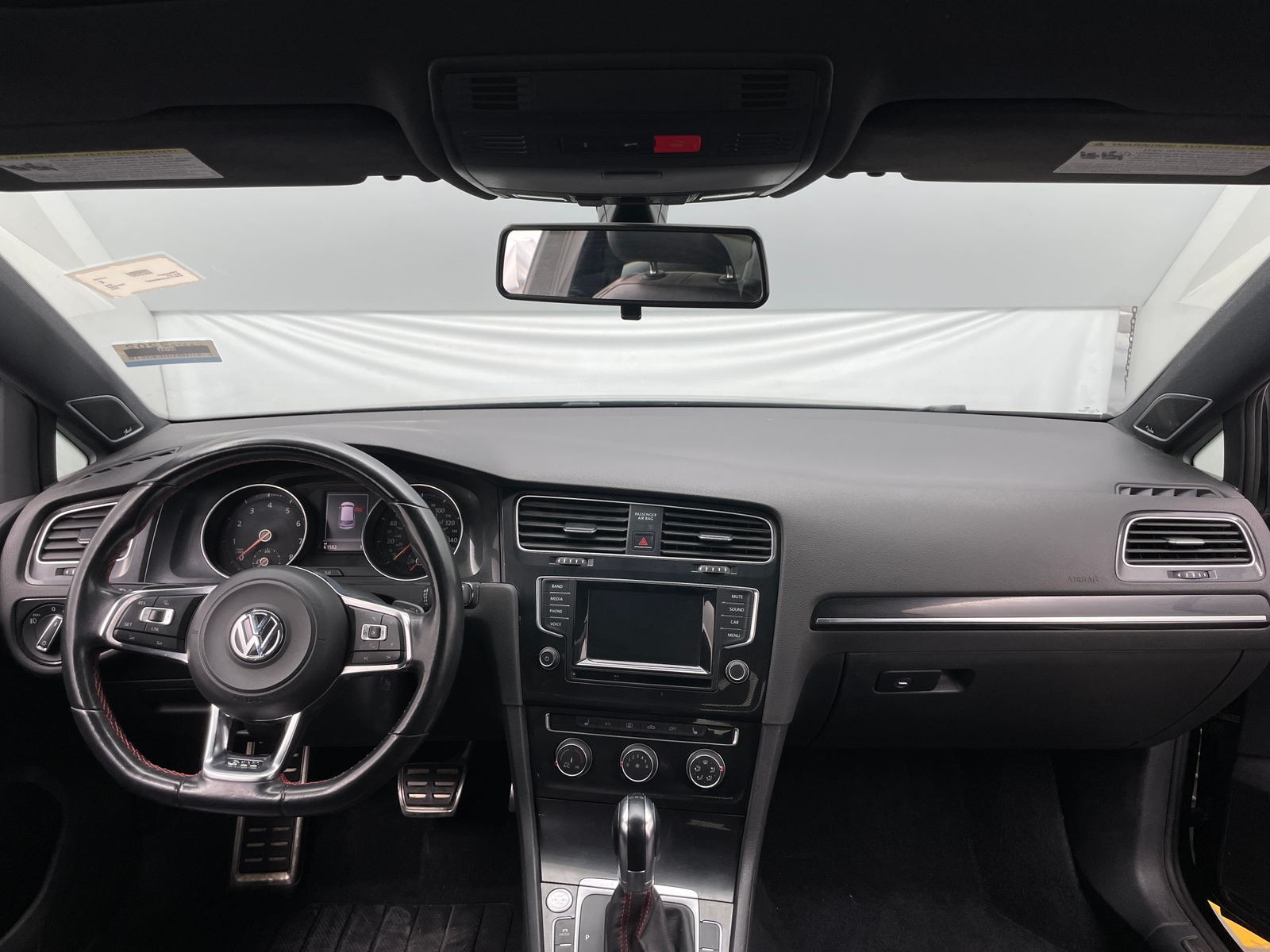 Thumbnail: 2015 Volkswagen Golf - 3