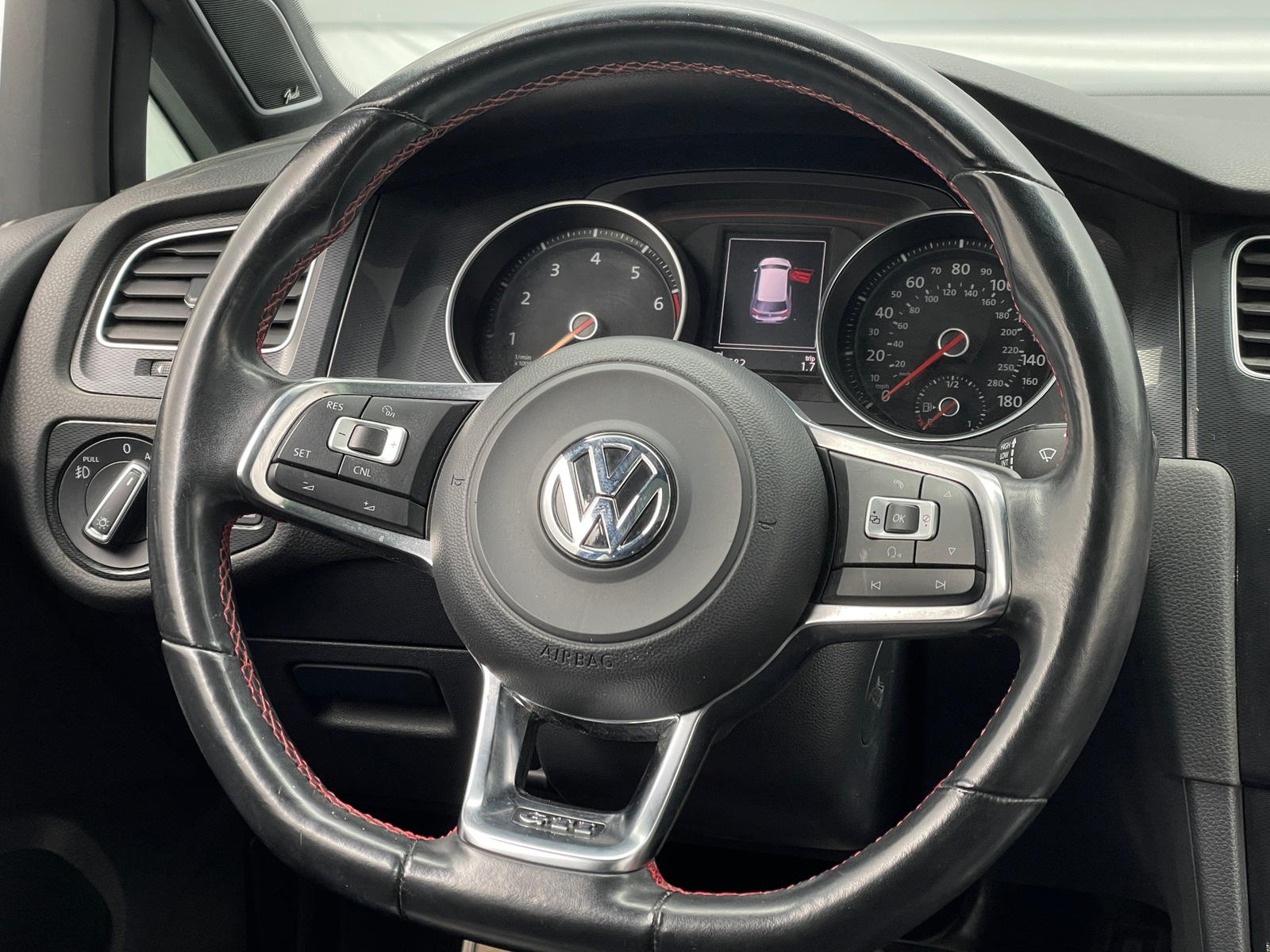 Thumbnail: 2015 Volkswagen Golf - 5