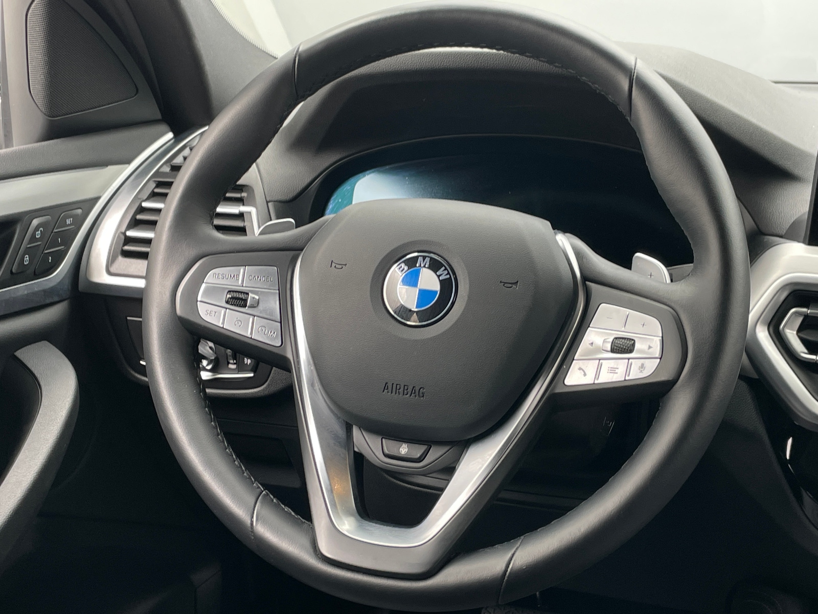 Thumbnail: 2025 BMW X4 - 4