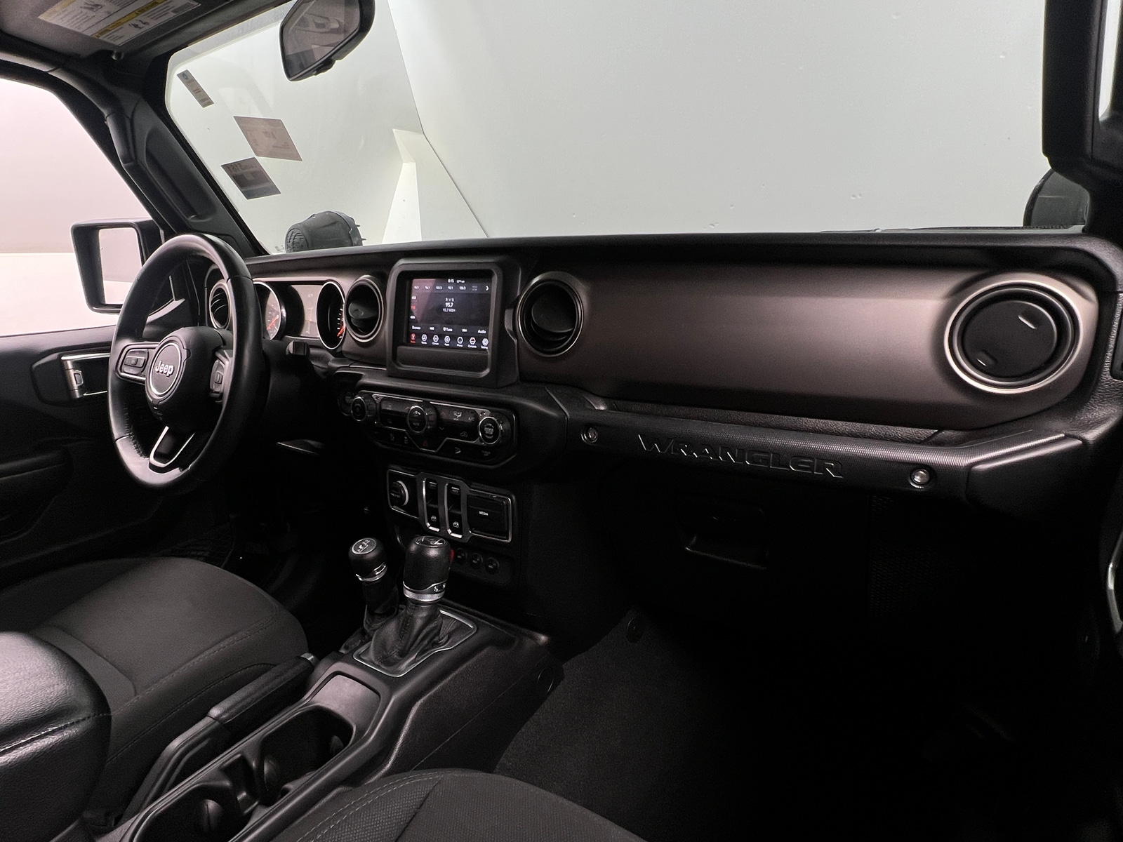 Thumbnail: 2018 Jeep Wrangler - 3