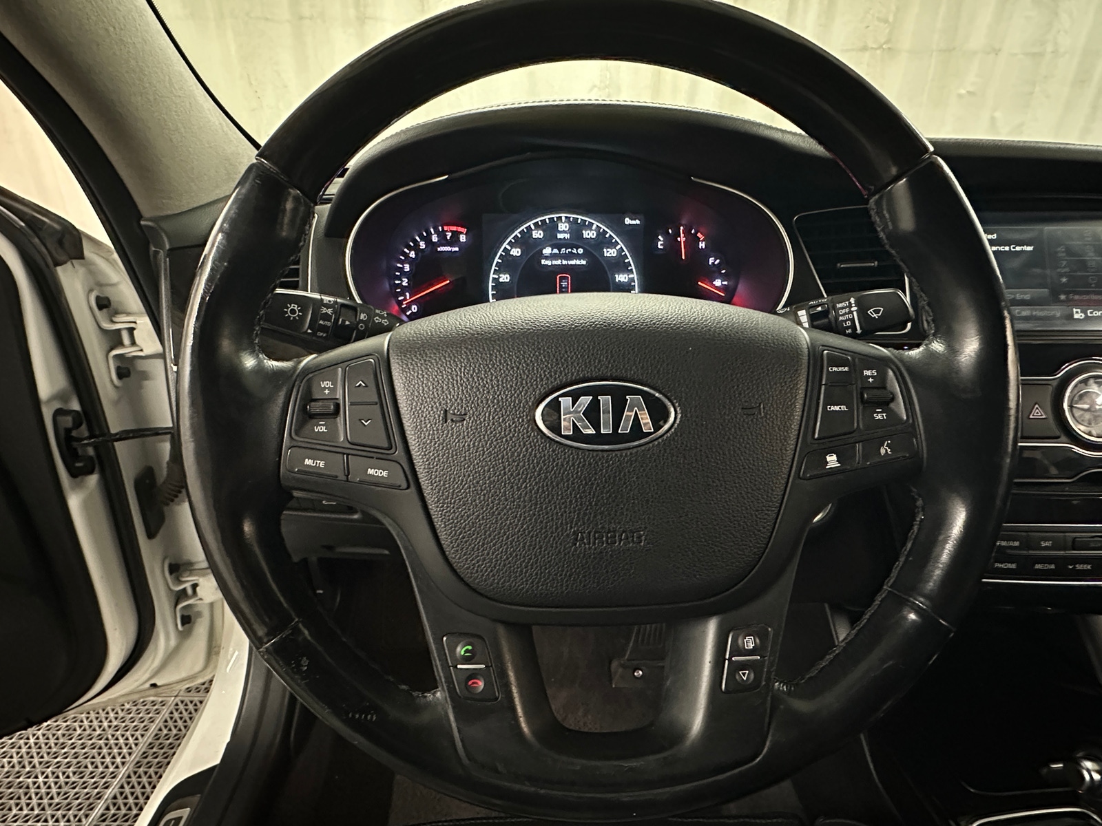 Thumbnail: 2016 Kia Cadenza - 4