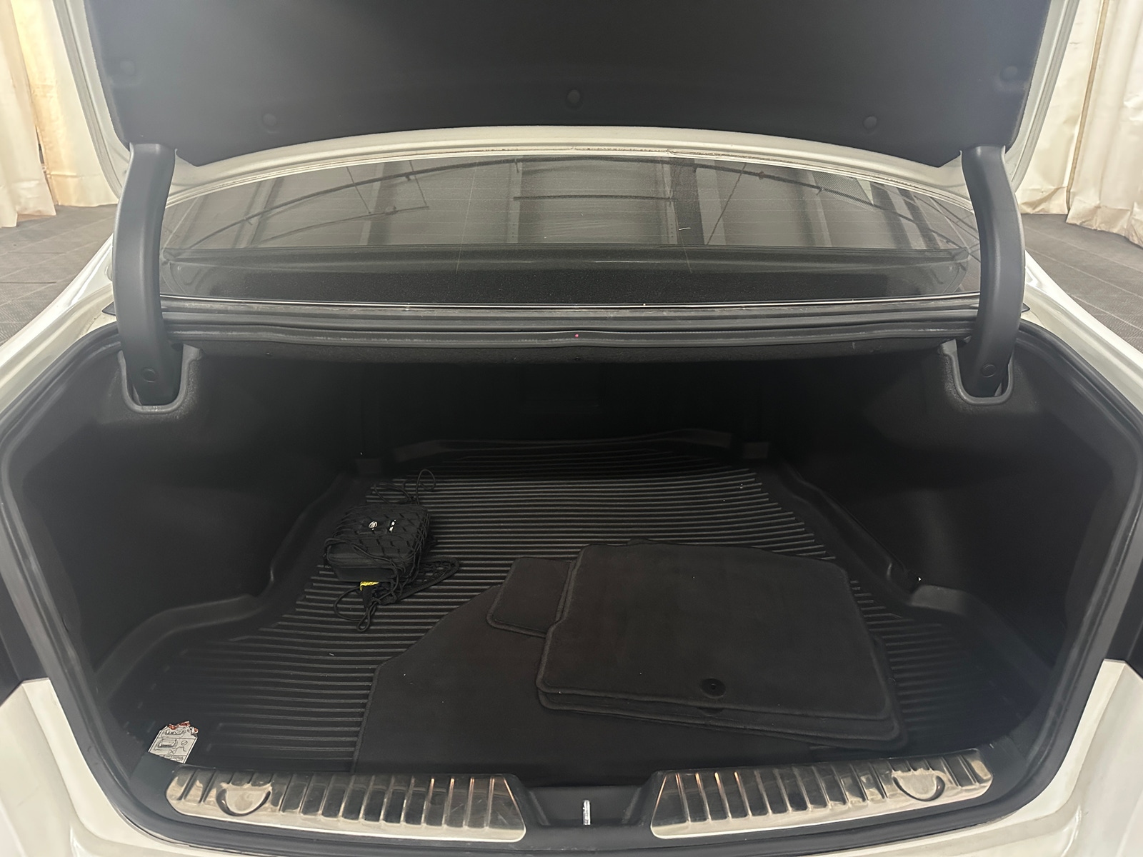 Thumbnail: 2016 Kia Cadenza - 6