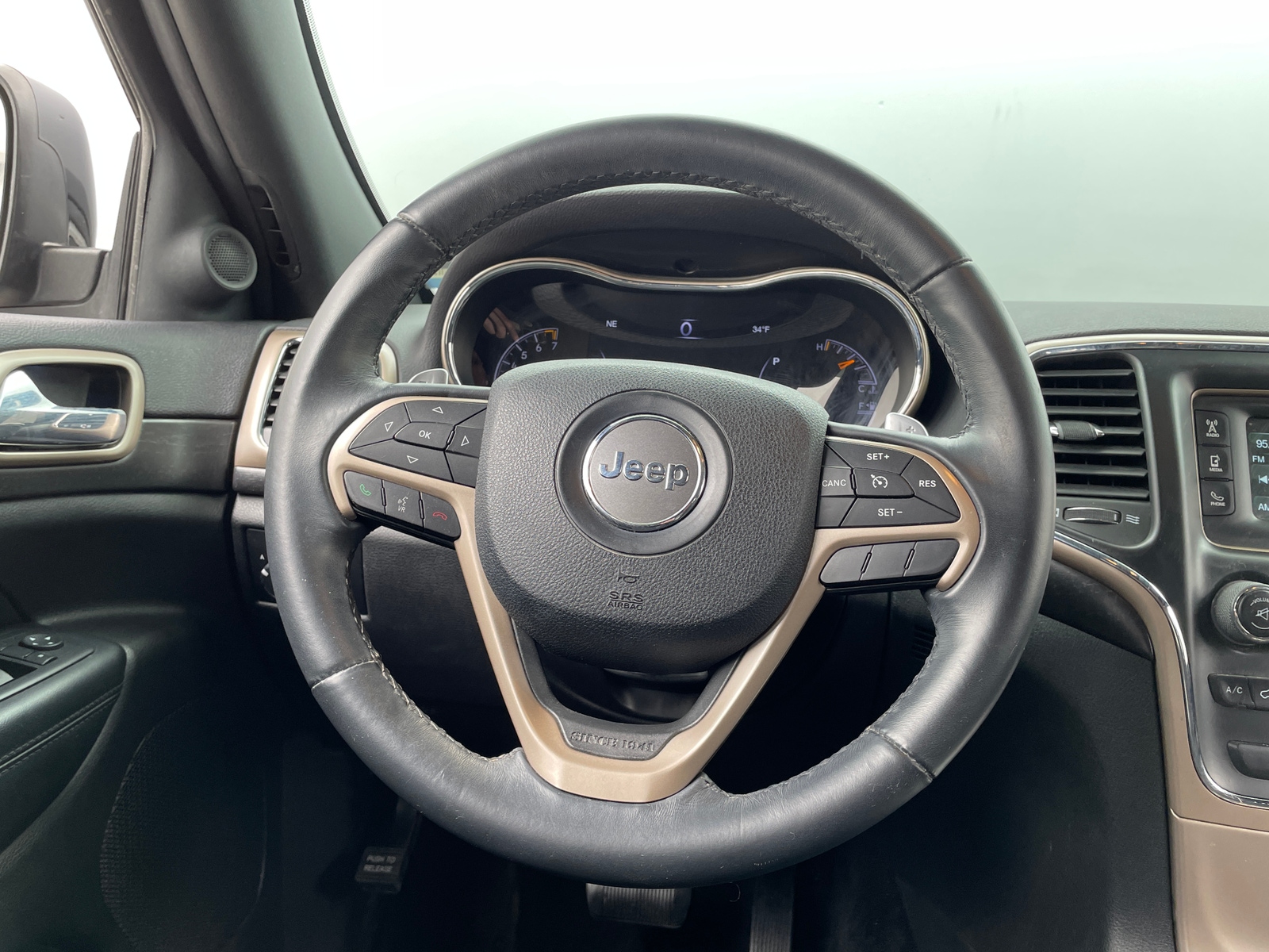 Thumbnail: 2017 Jeep Grand Cherokee - 5