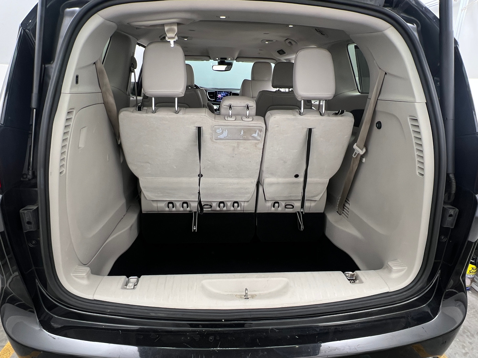 Thumbnail: 2019 Chrysler Pacifica - 6