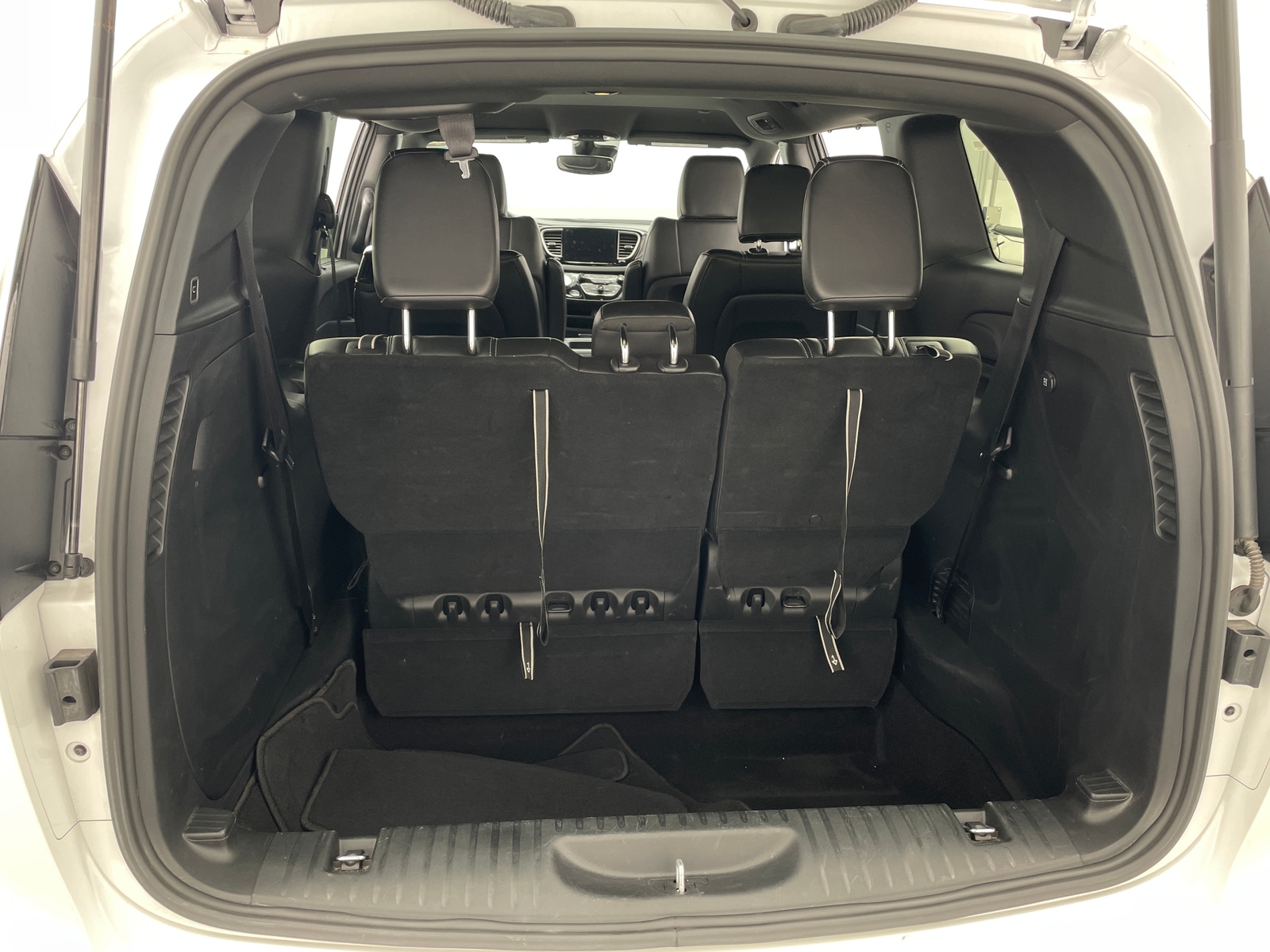 Thumbnail: 2025 Chrysler Pacifica - 6