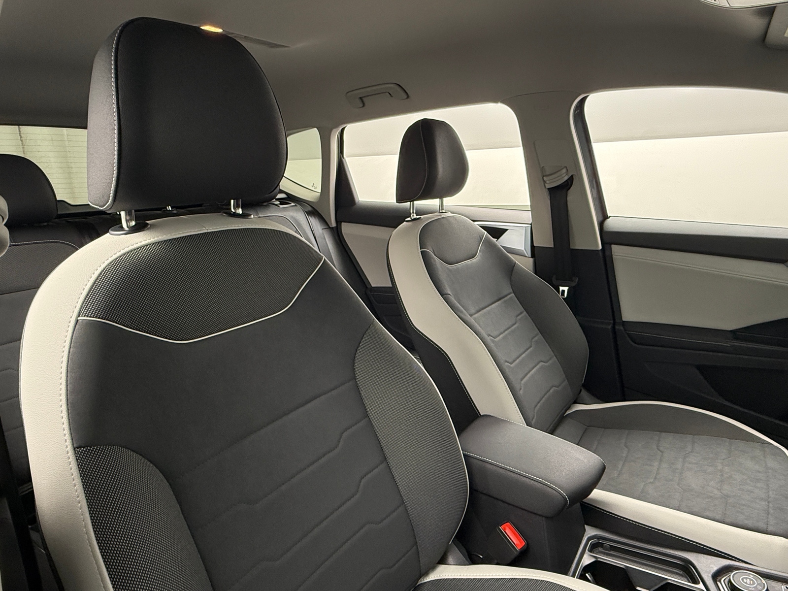 Thumbnail: 2025 Volkswagen Taos - 2