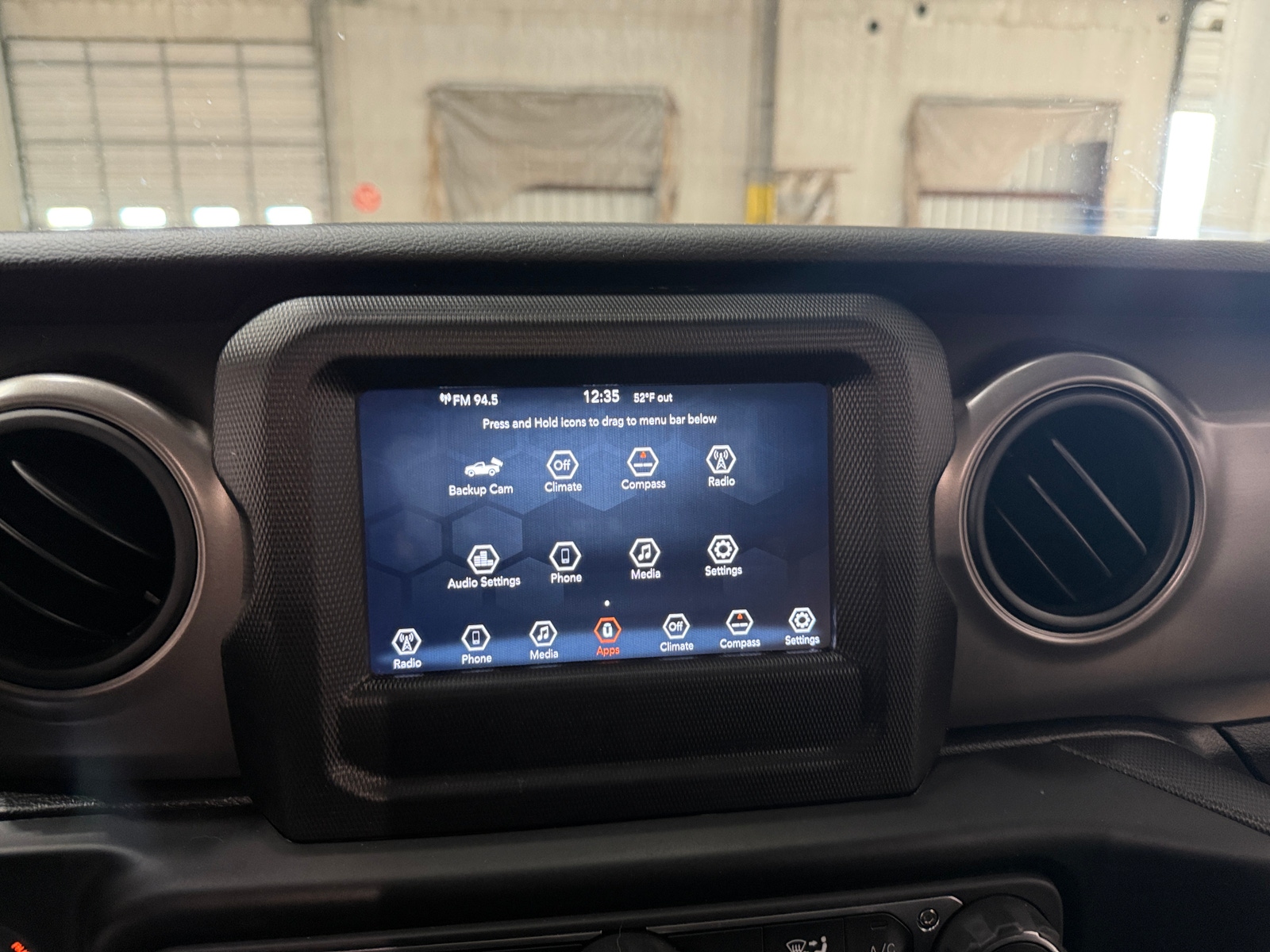 Thumbnail: 2022 Jeep Gladiator - 4