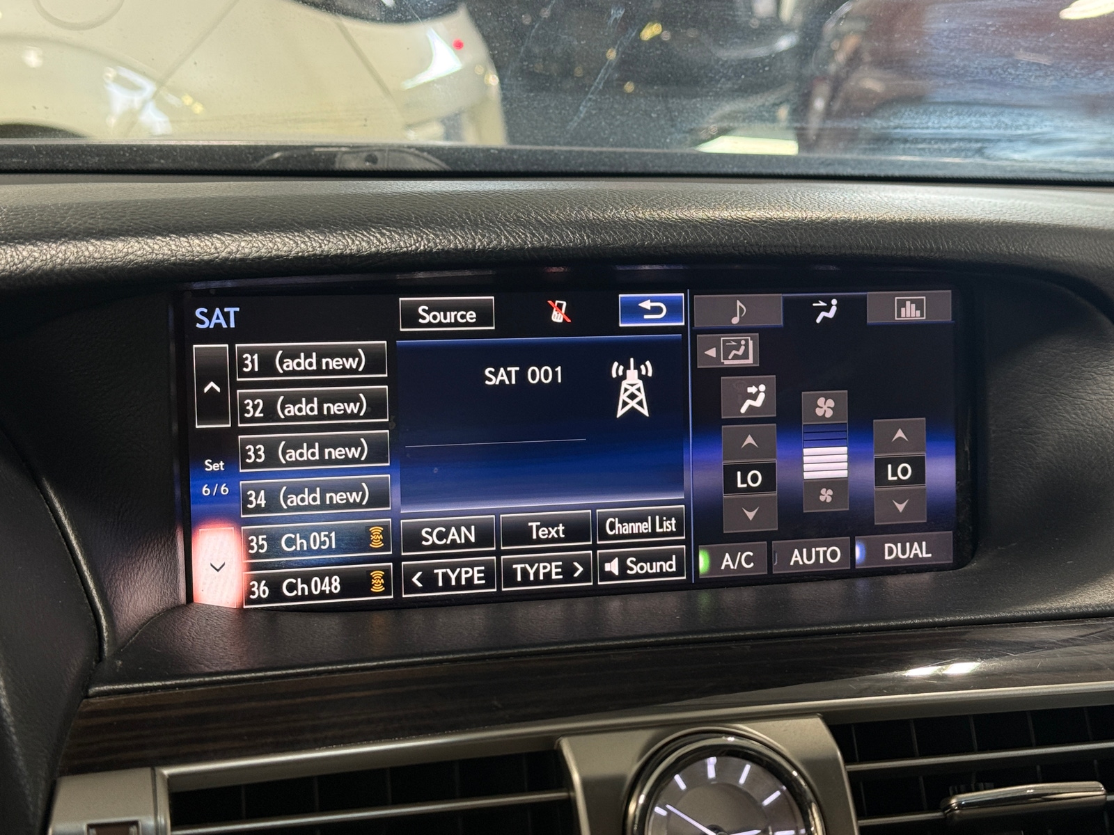 Thumbnail: 2015 Lexus LS - 4