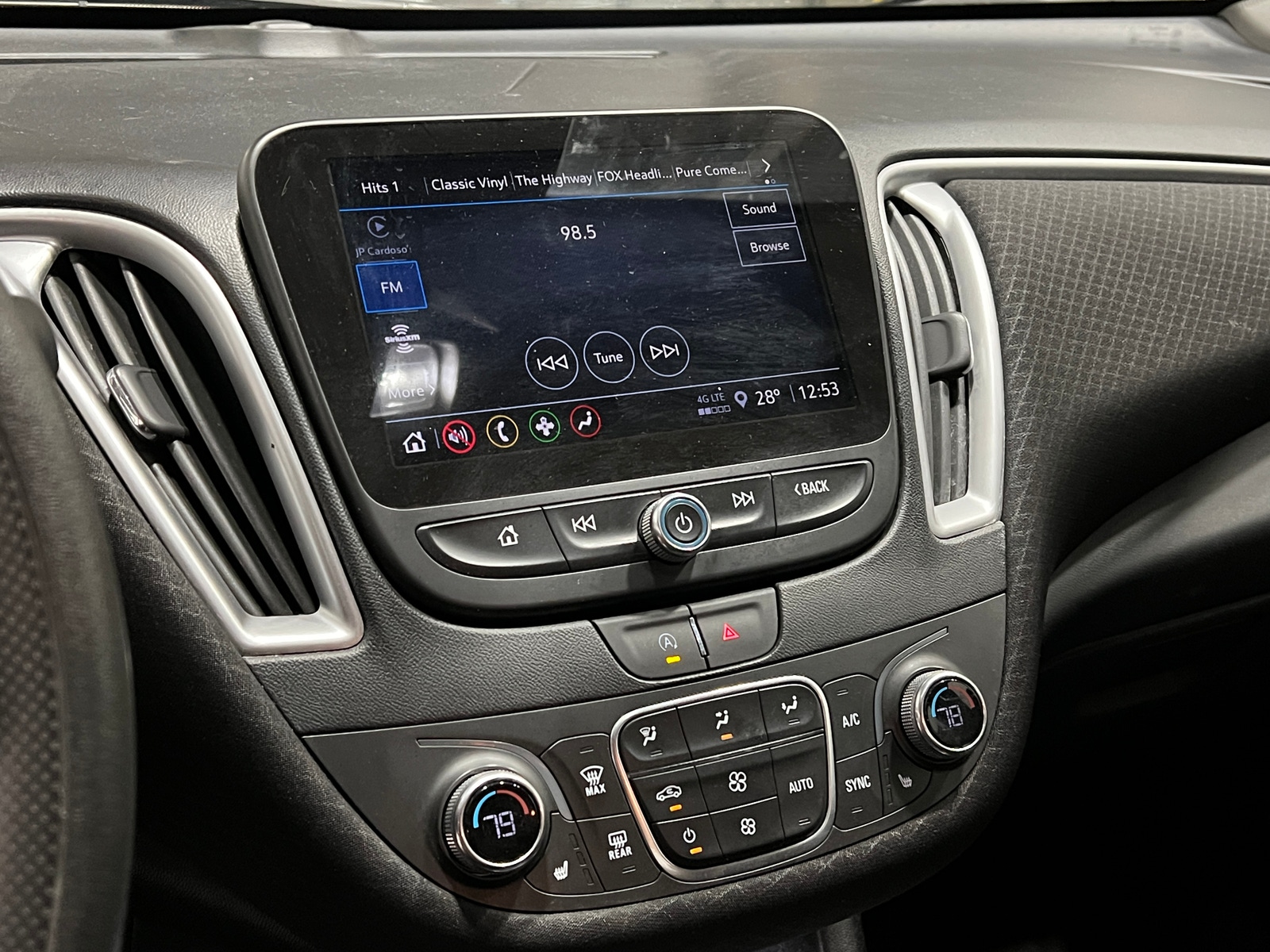 Thumbnail: 2024 Chevrolet Malibu - 4