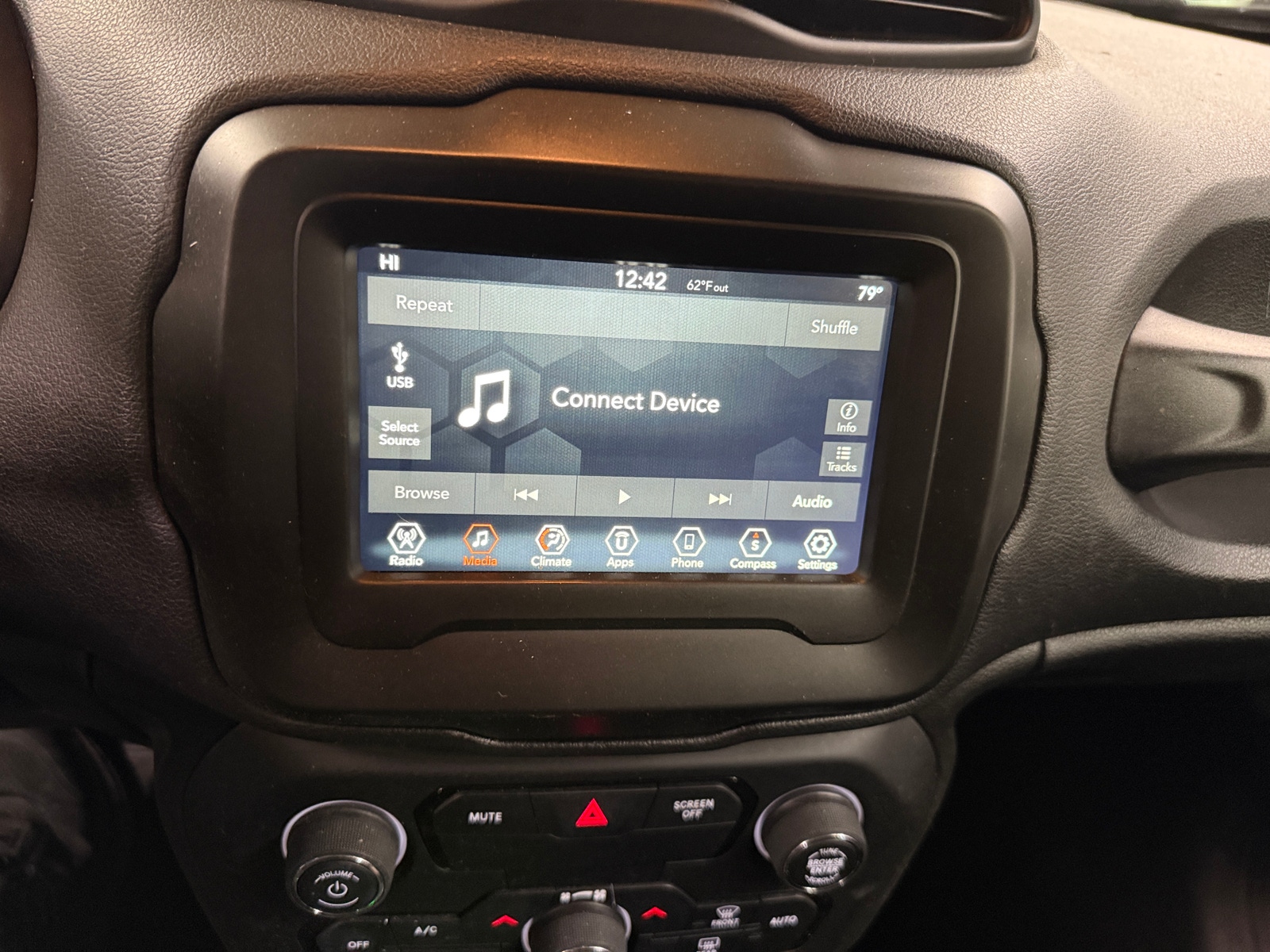 Thumbnail: 2018 Jeep Renegade - 4