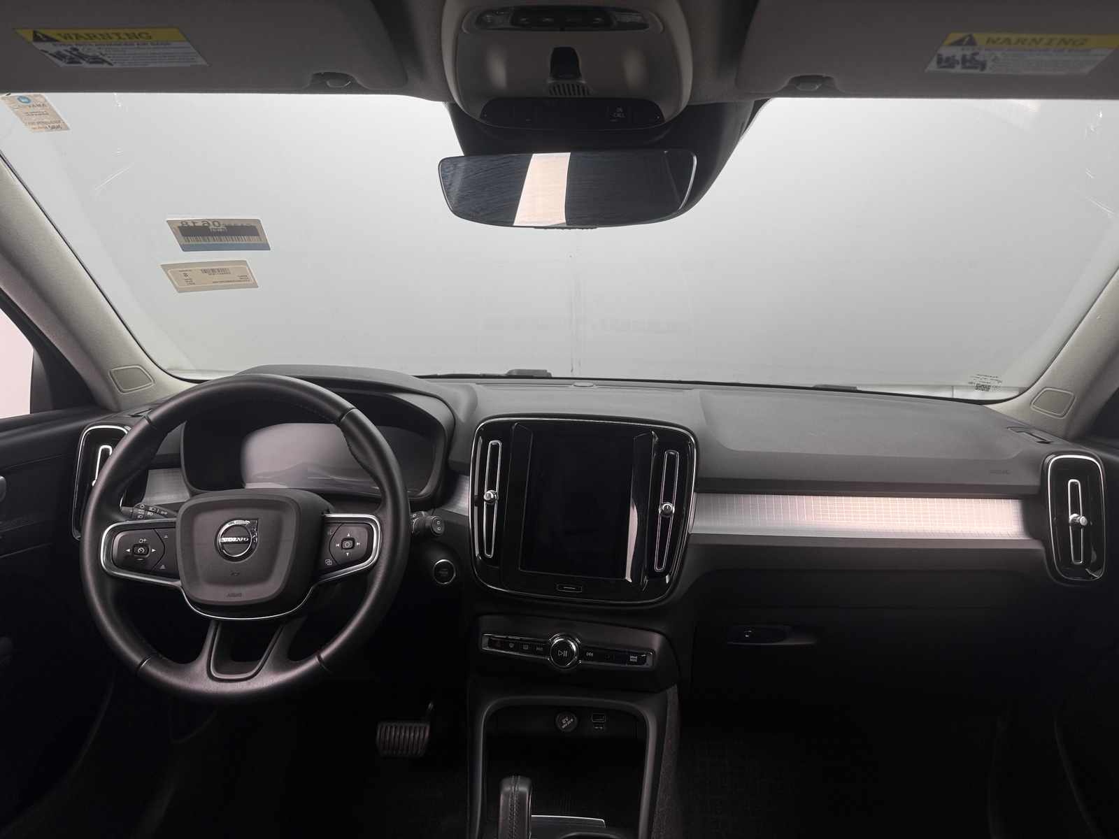 Thumbnail: 2021 Volvo XC40 - 2