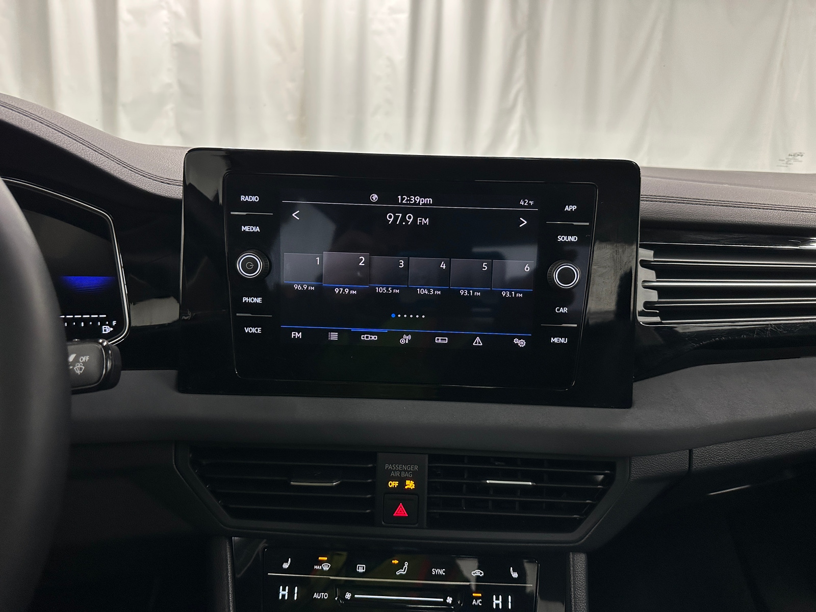 Thumbnail: 2025 Volkswagen Jetta - 3